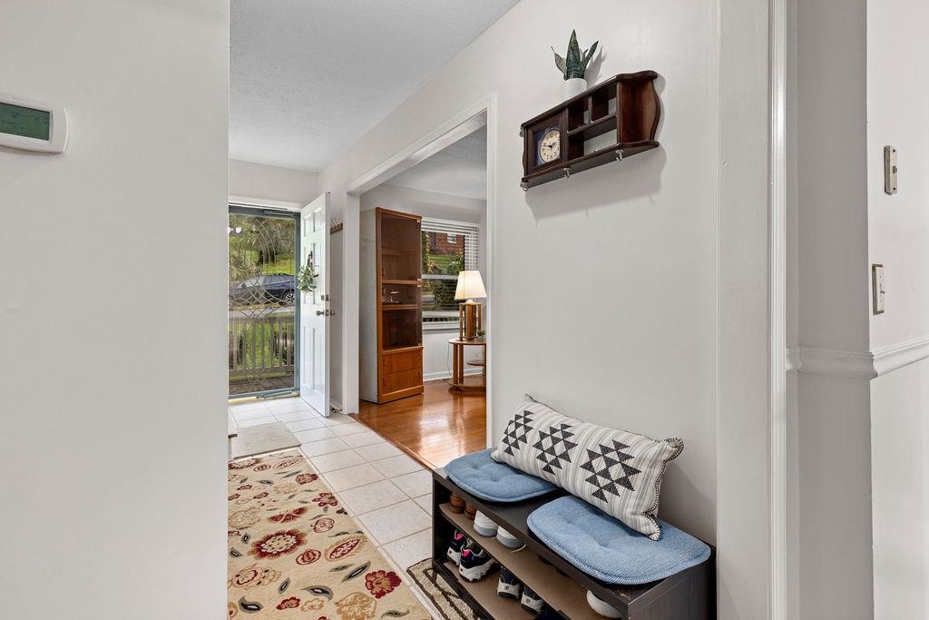 820 MT ELLIOT AVE