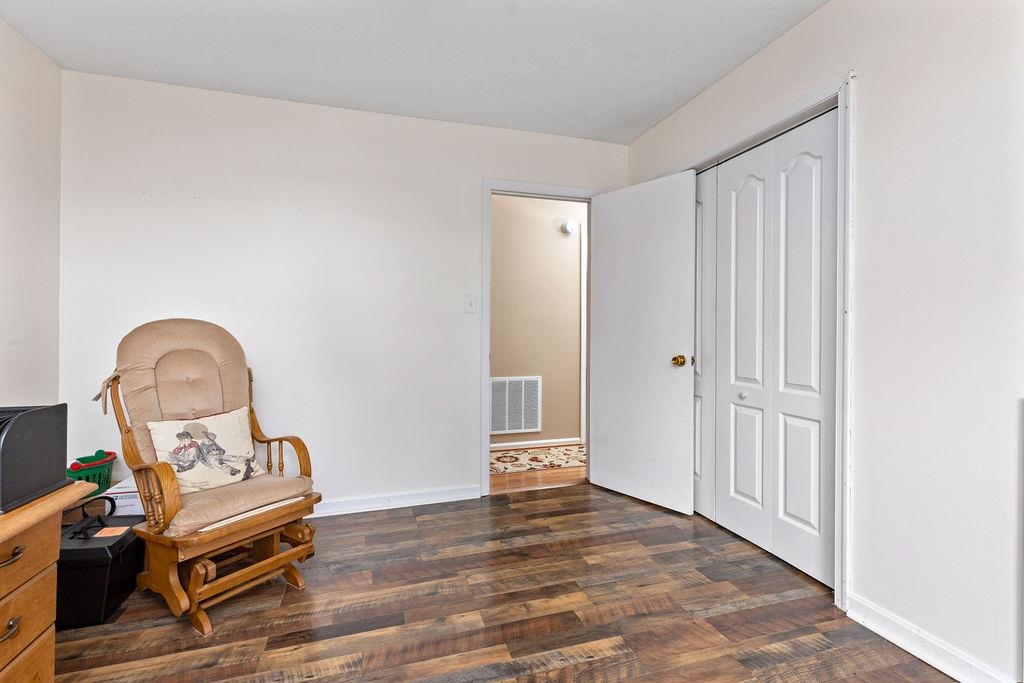 820 MT ELLIOT AVE
