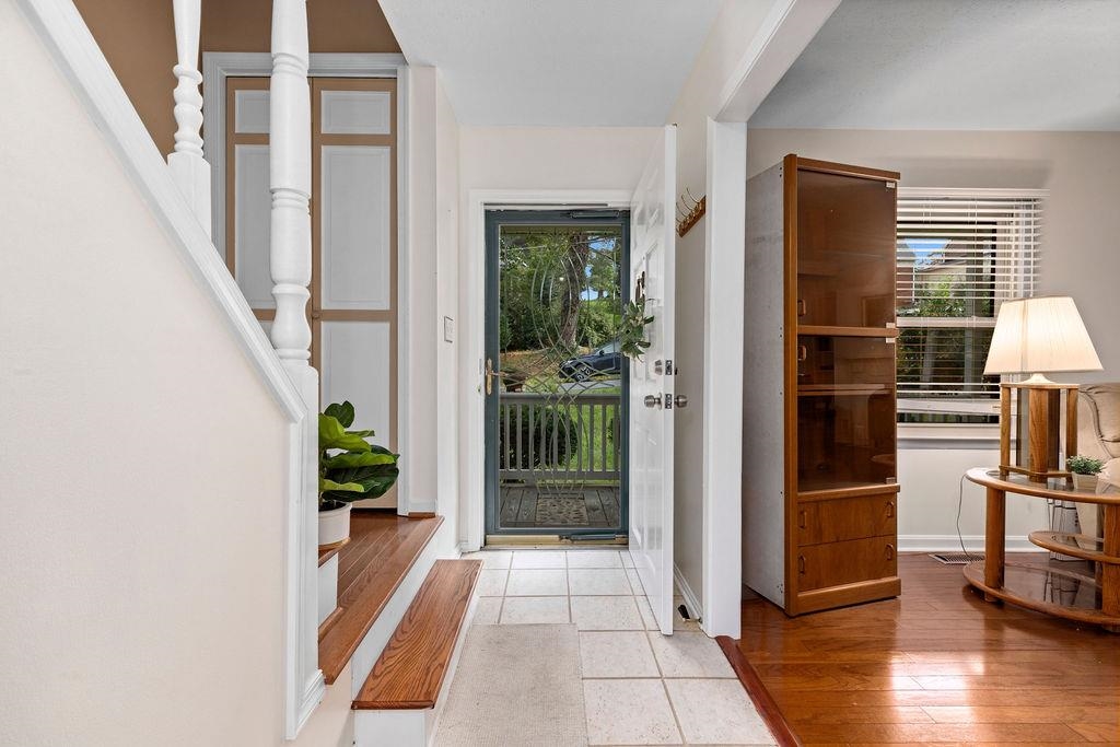 820 MT ELLIOT AVE