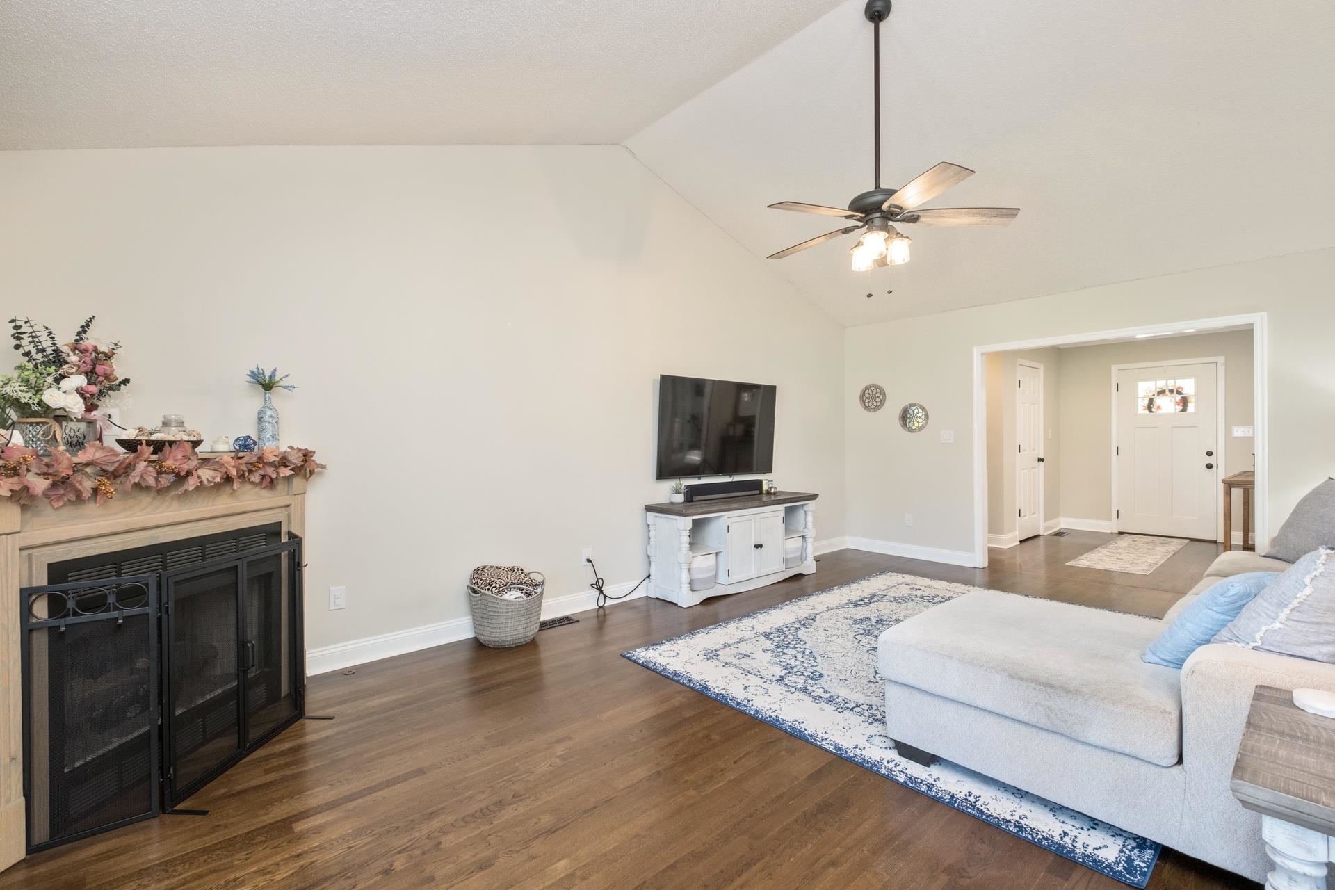 2404 DAVIS RD