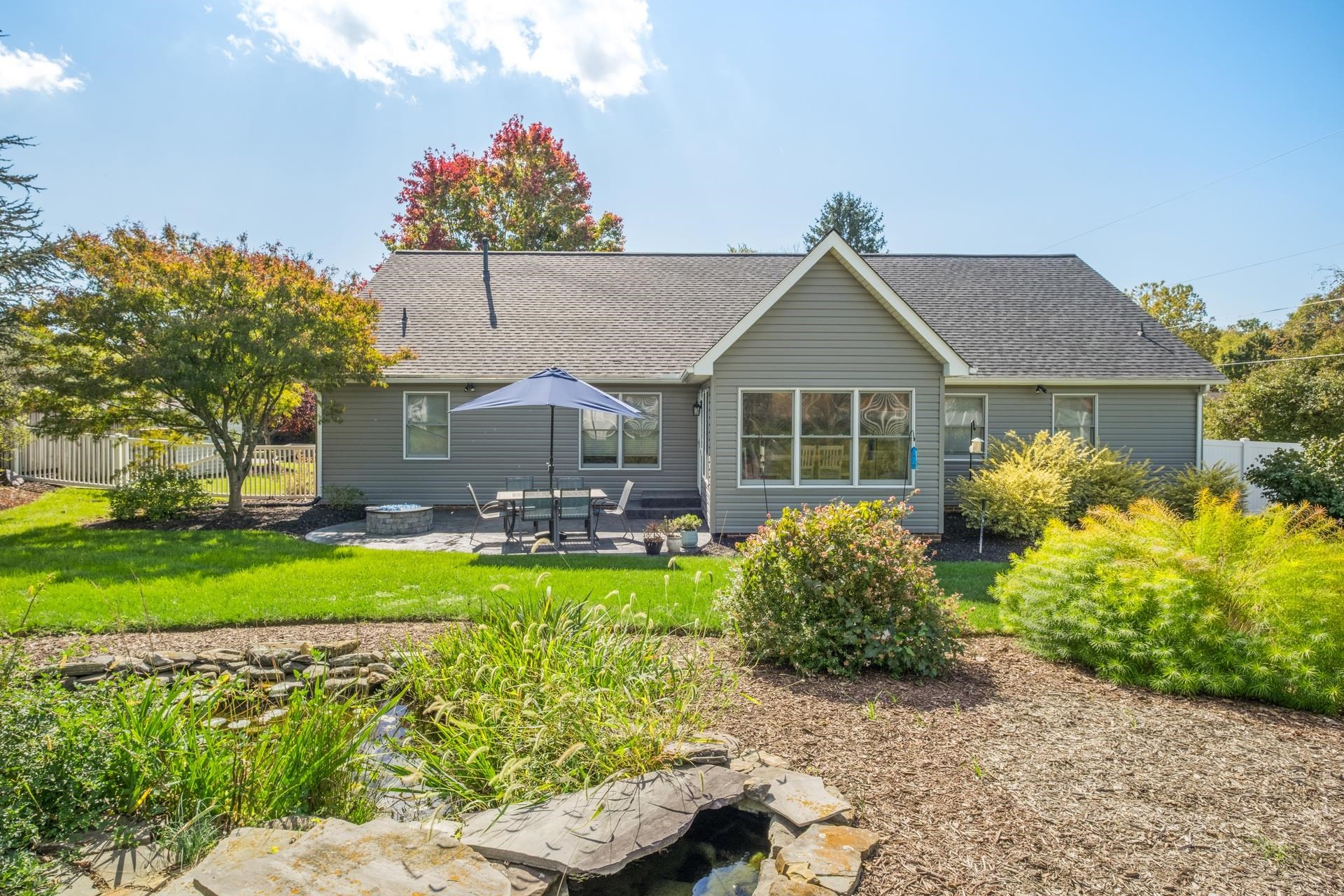 2404 DAVIS RD