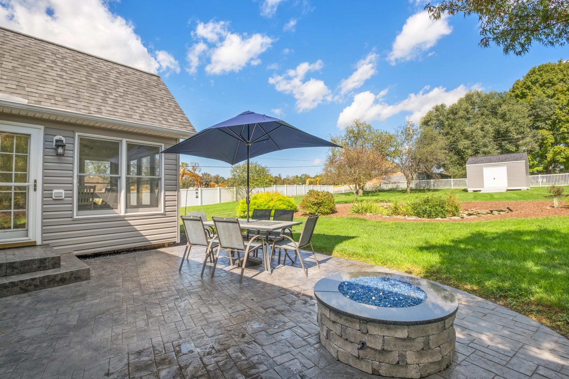 2404 DAVIS RD