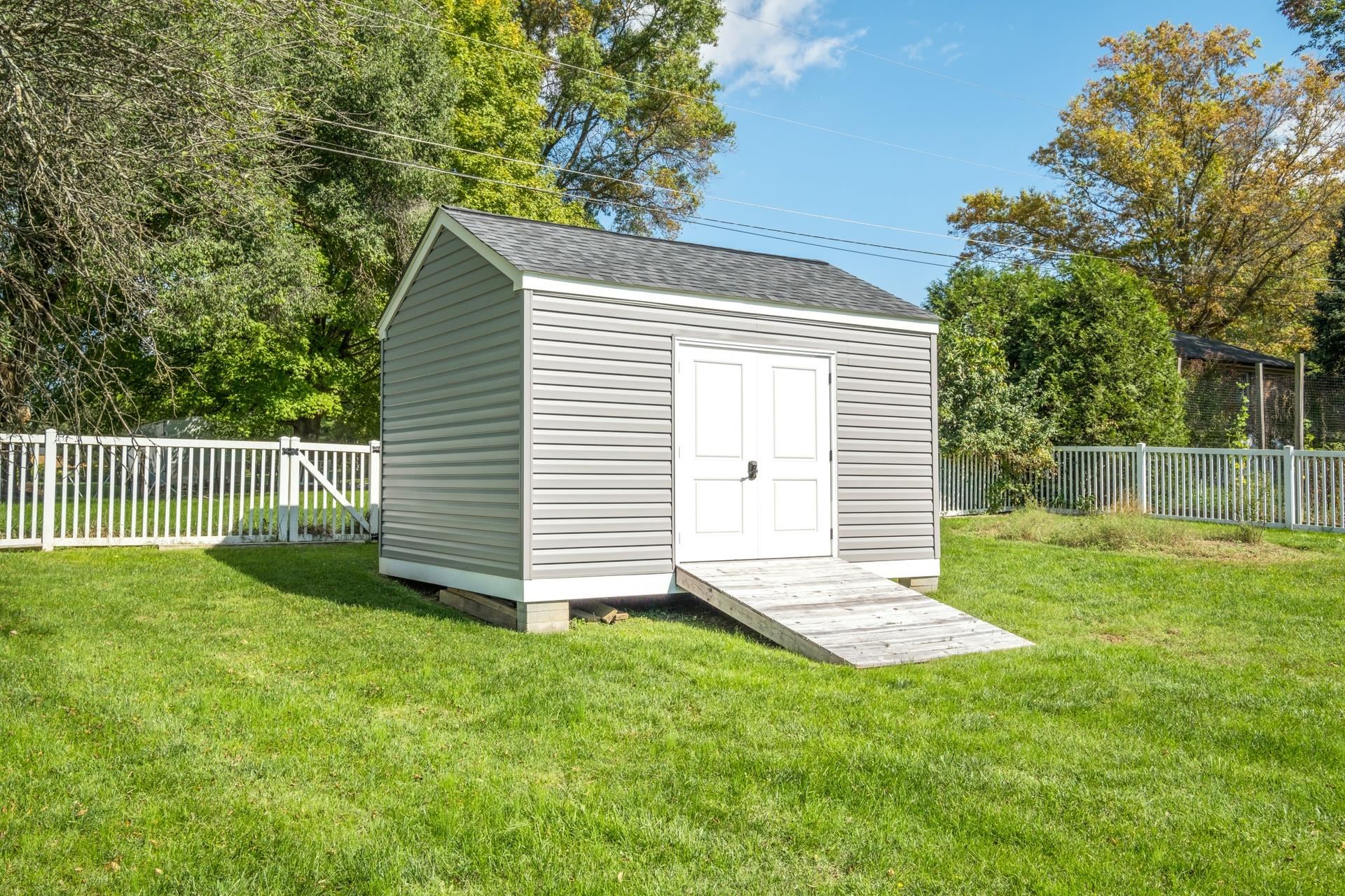 2404 DAVIS RD