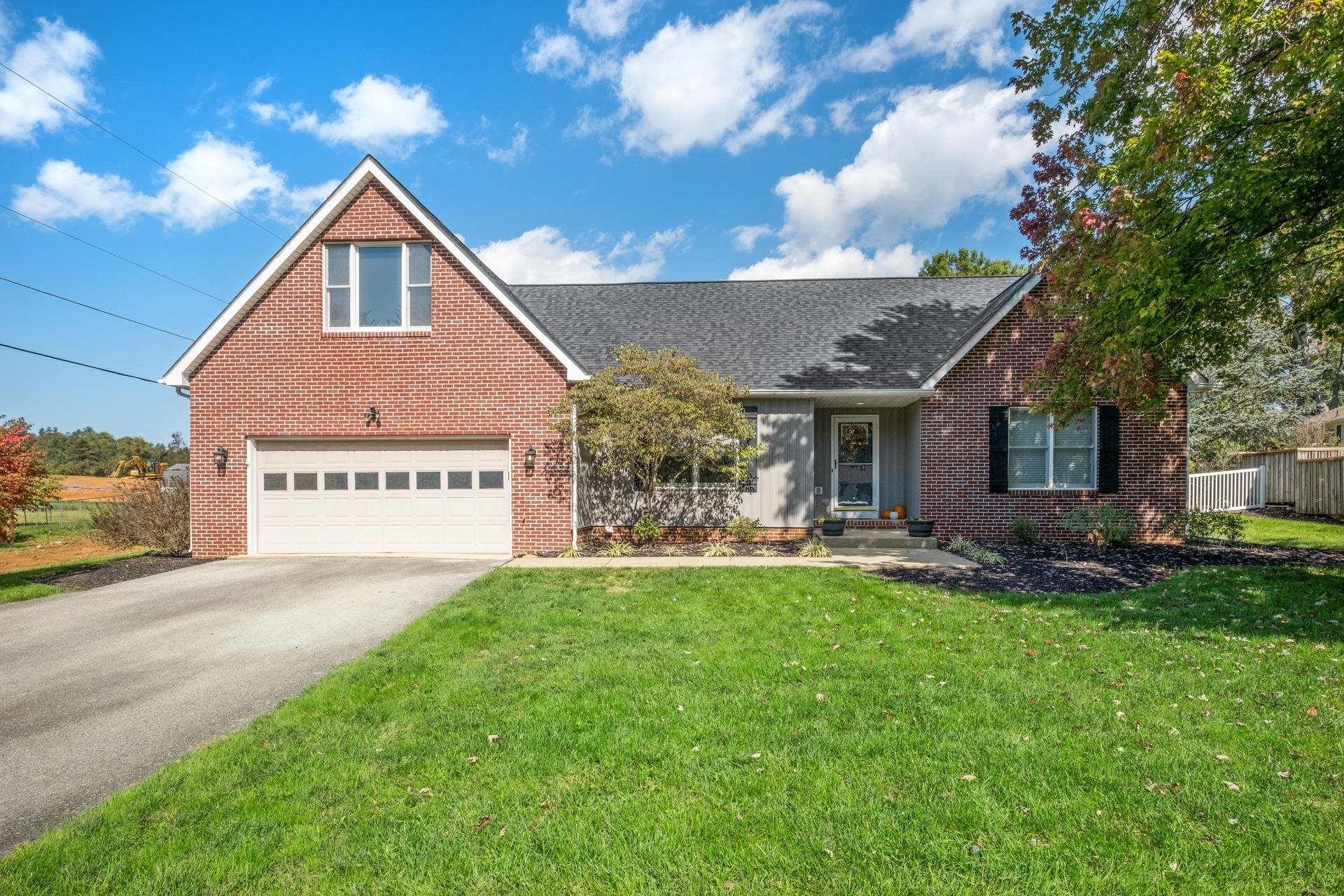 2404 DAVIS RD