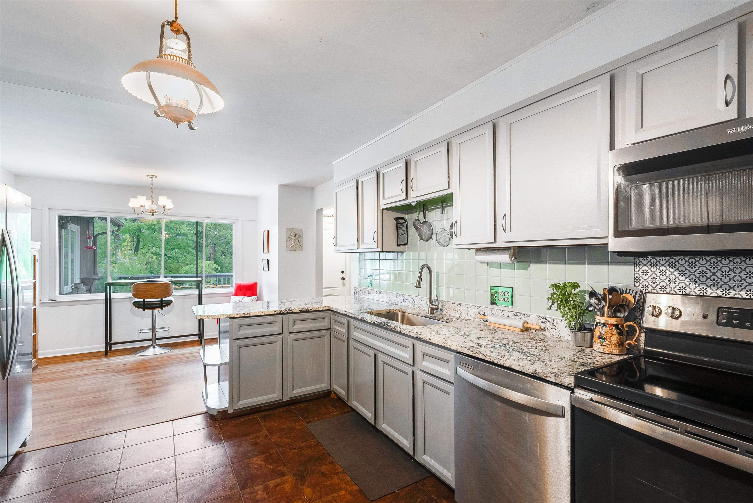 2811 AFTON MOUNTAIN RD