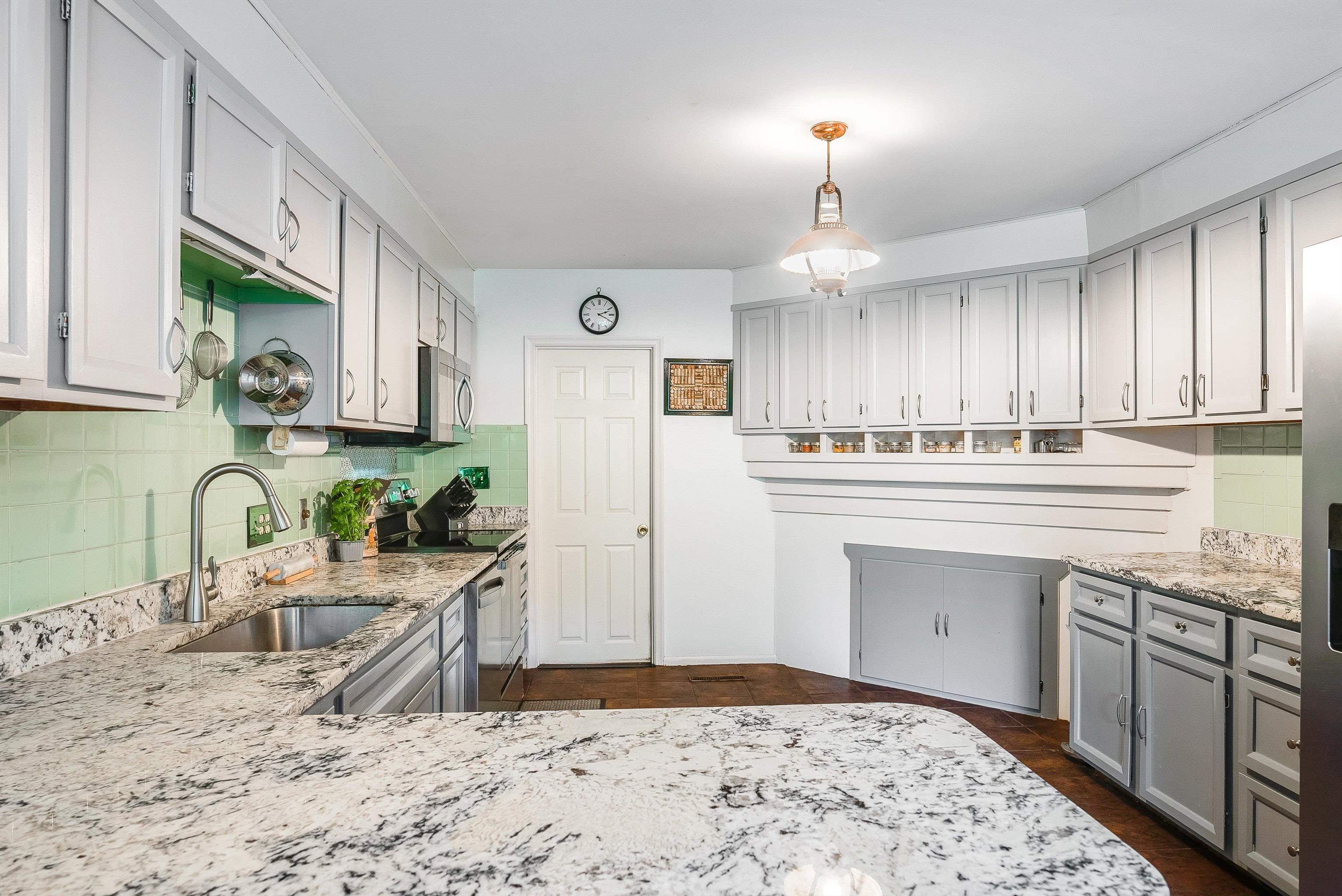 2811 AFTON MOUNTAIN RD