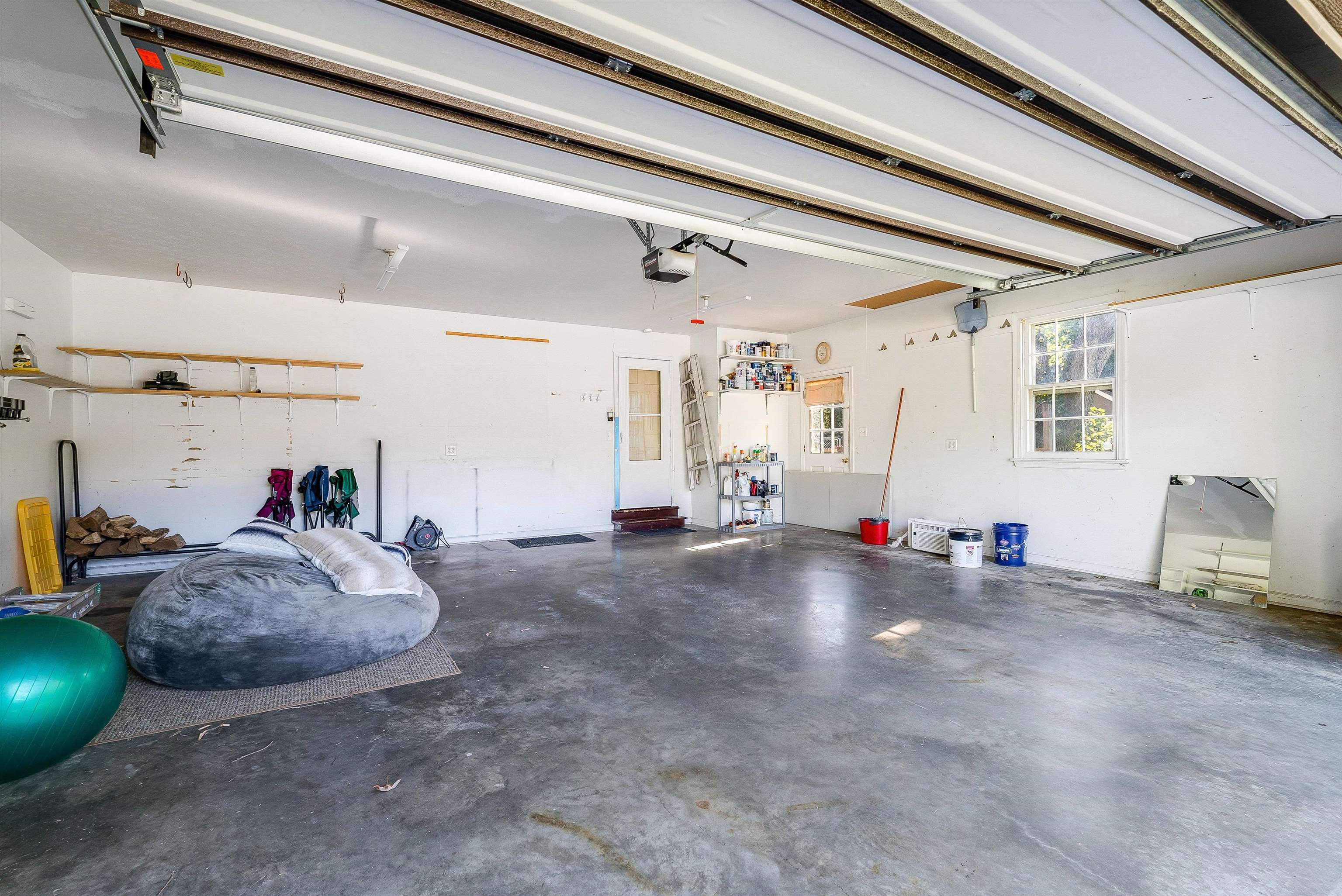 200 PELHAM DR
