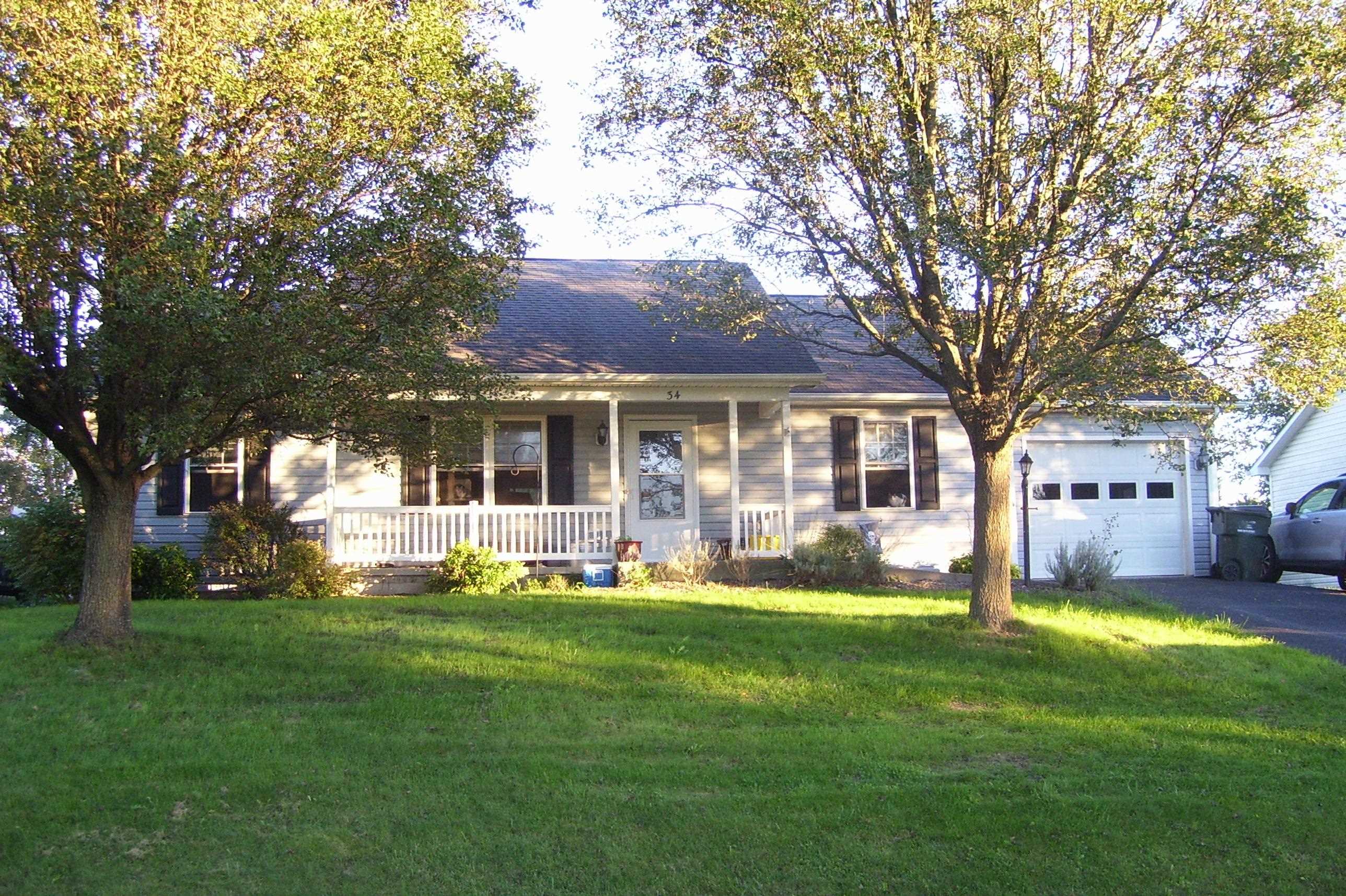 34 SOUTH FOXHALL LN