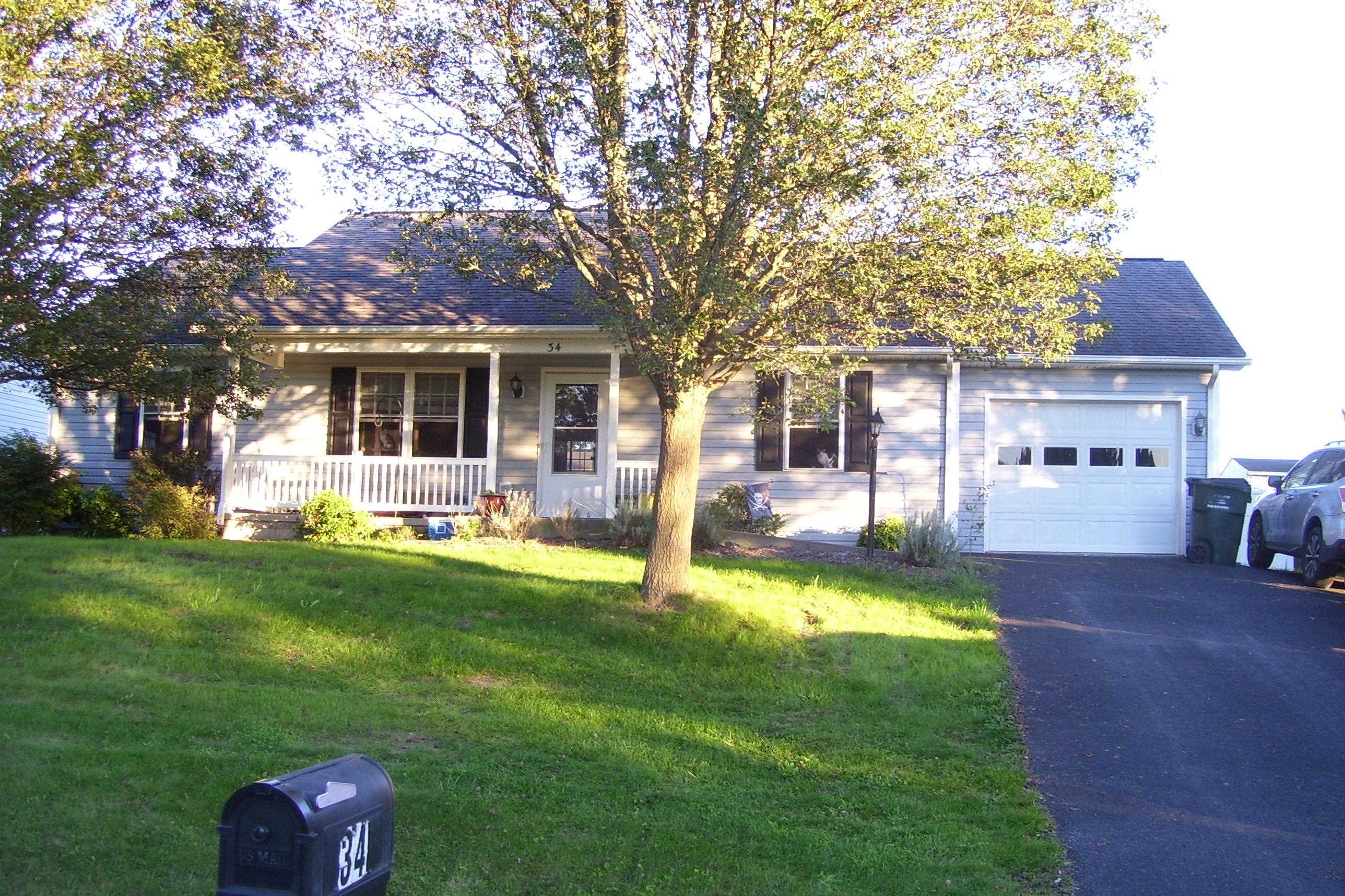 34 SOUTH FOXHALL LN