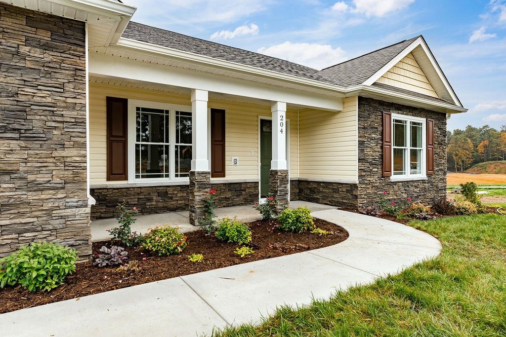 204 LINDBURGH DR
