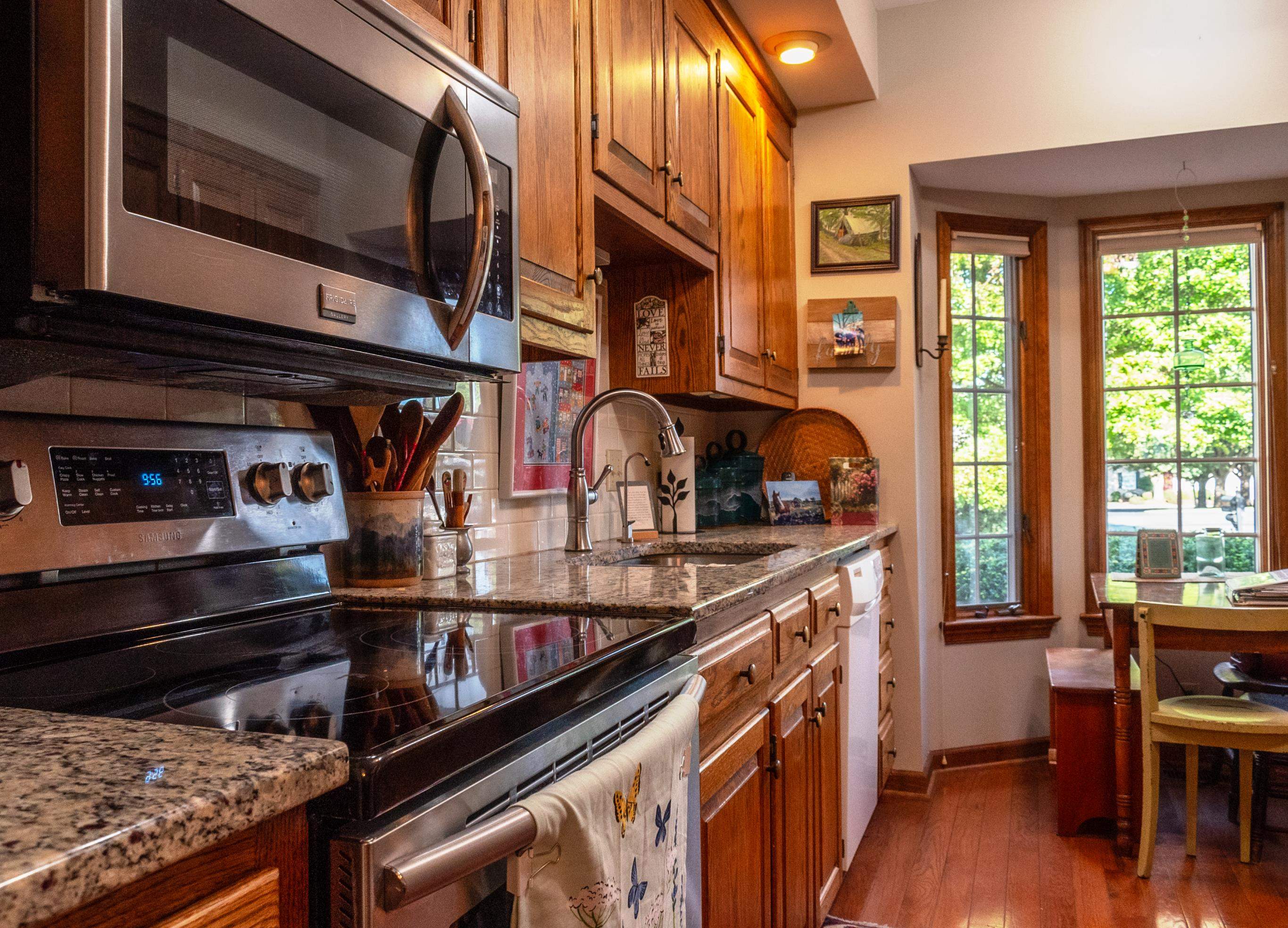 41 NICOLSON DR