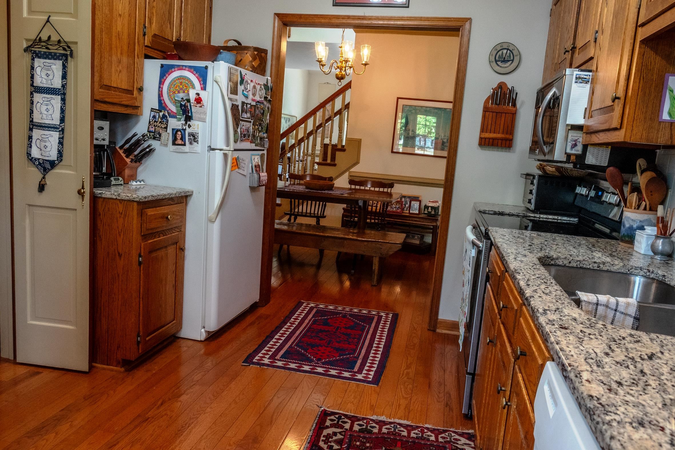41 NICOLSON DR