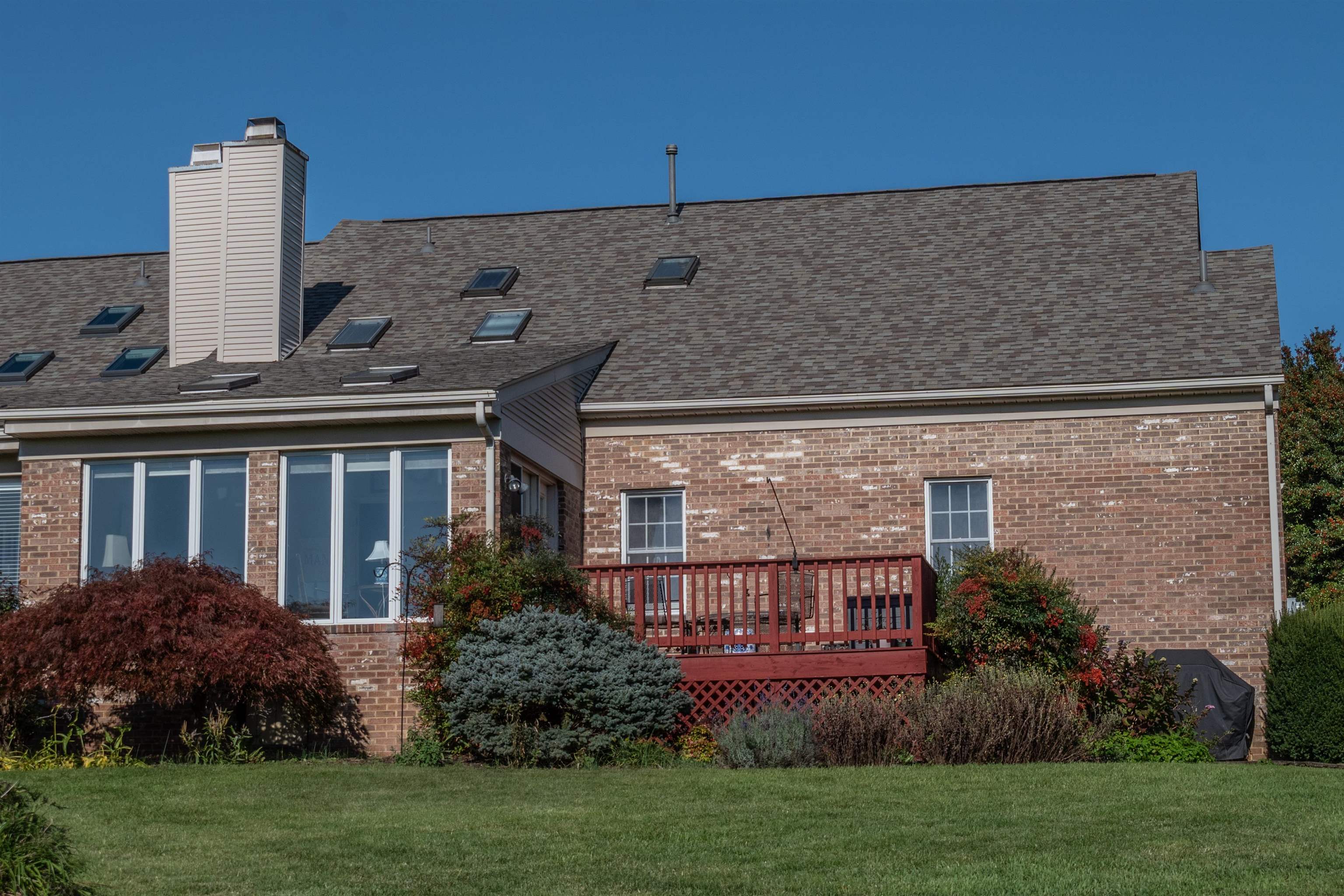 41 NICOLSON DR