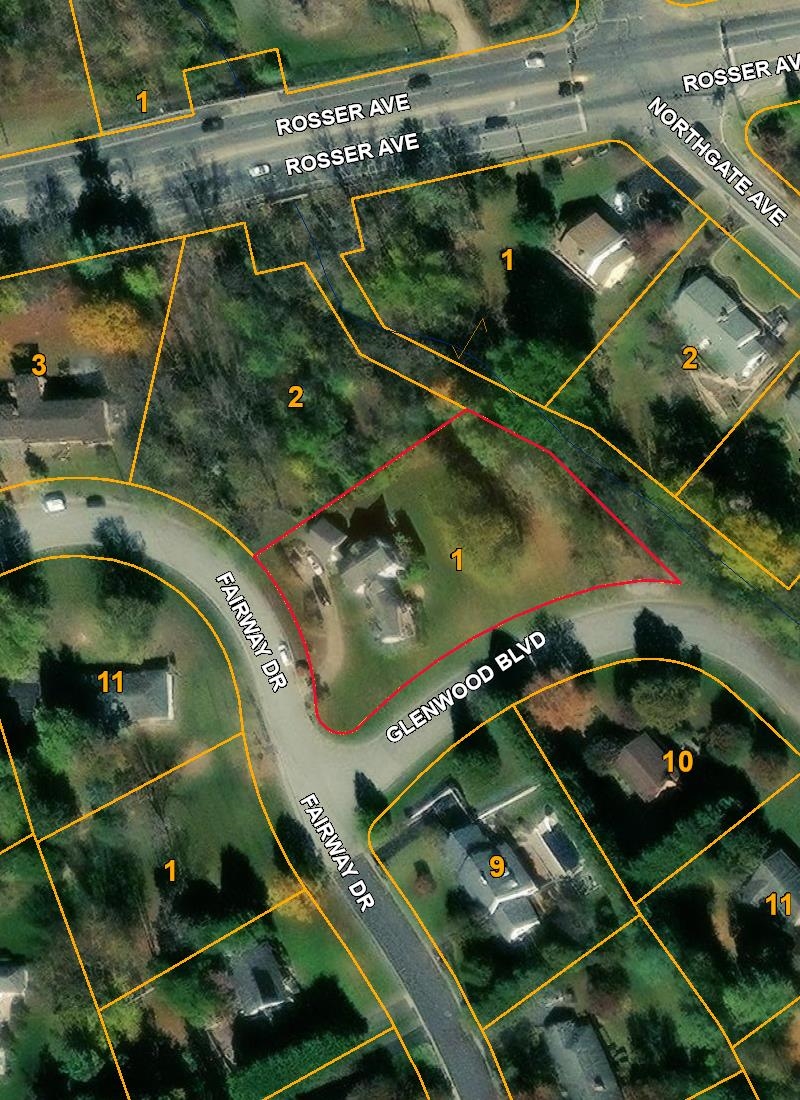 952 FAIRWAY DR