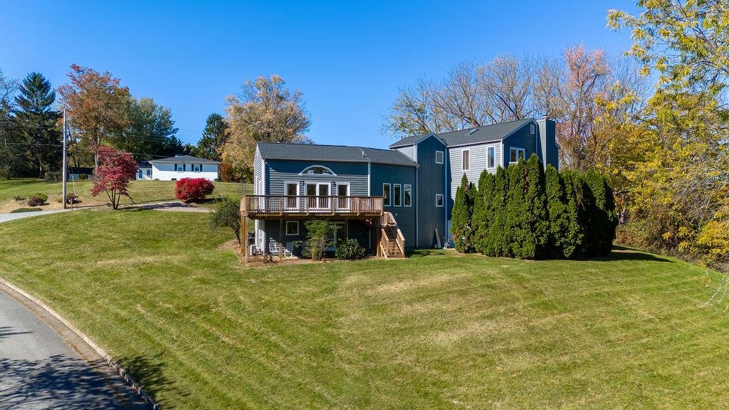 952 FAIRWAY DR