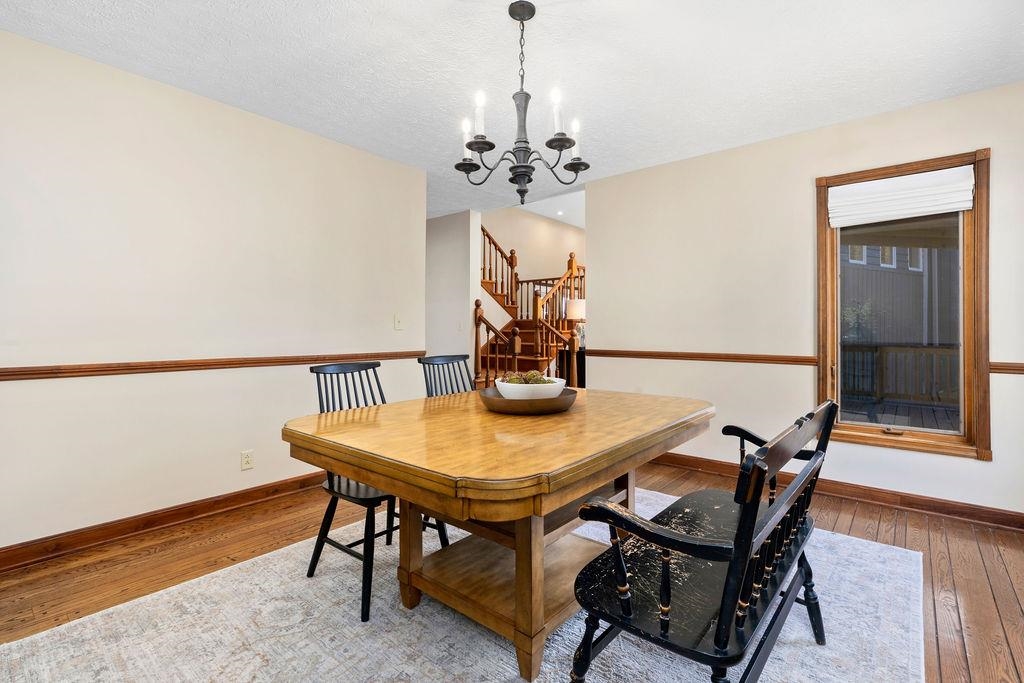 952 FAIRWAY DR