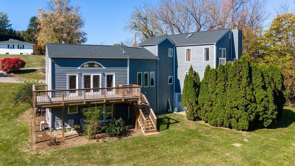 952 FAIRWAY DR