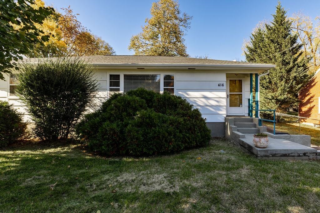 416 PARKWOOD LN