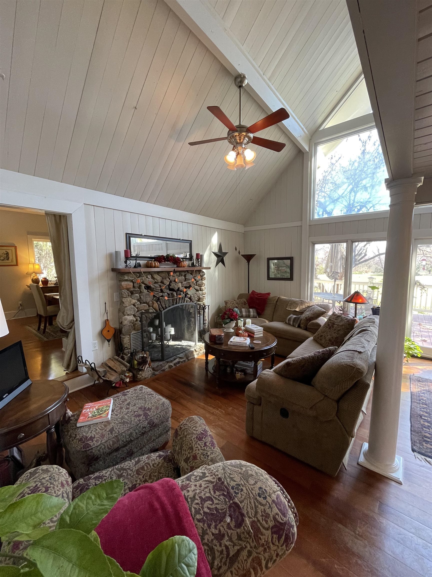 18 MISTY HILL LN