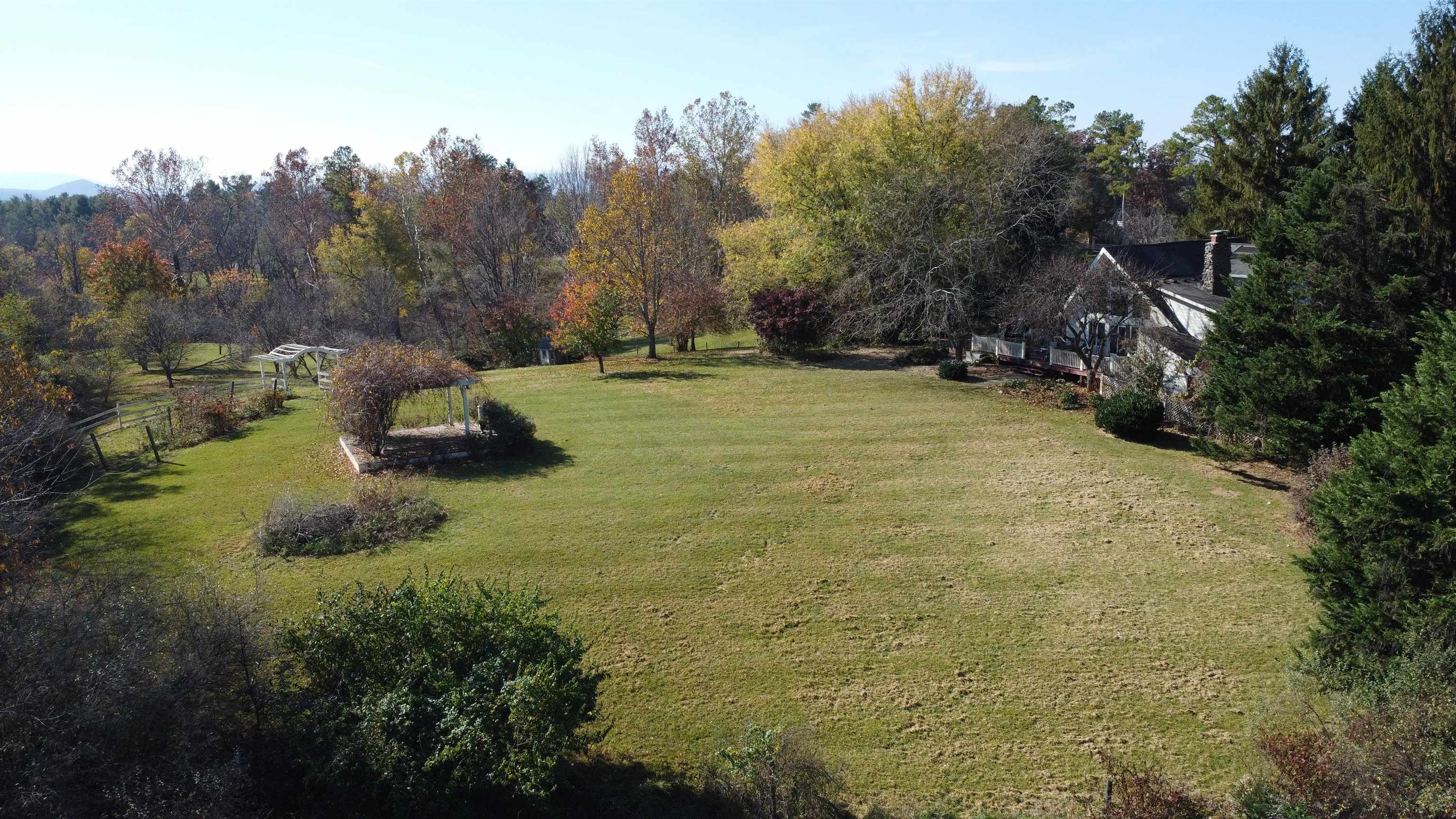 18 MISTY HILL LN
