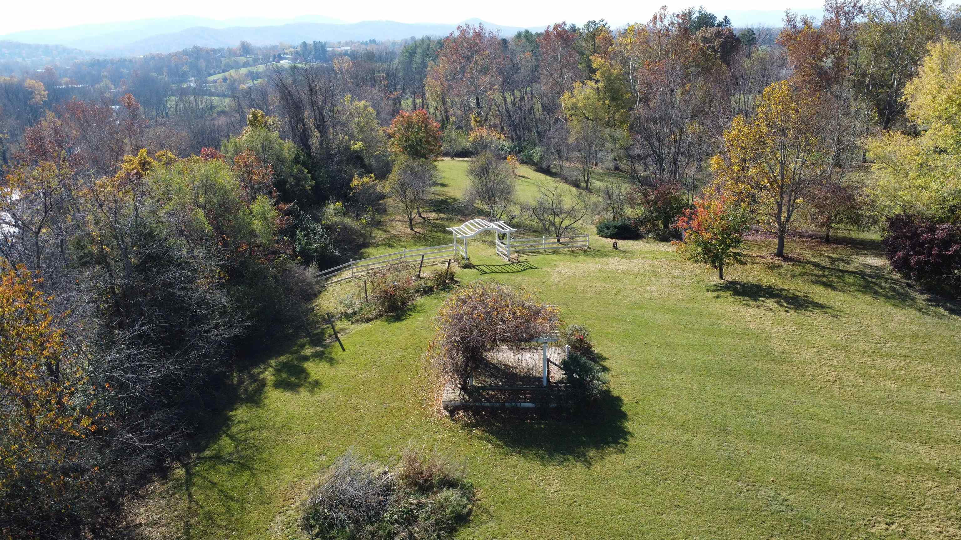 18 MISTY HILL LN