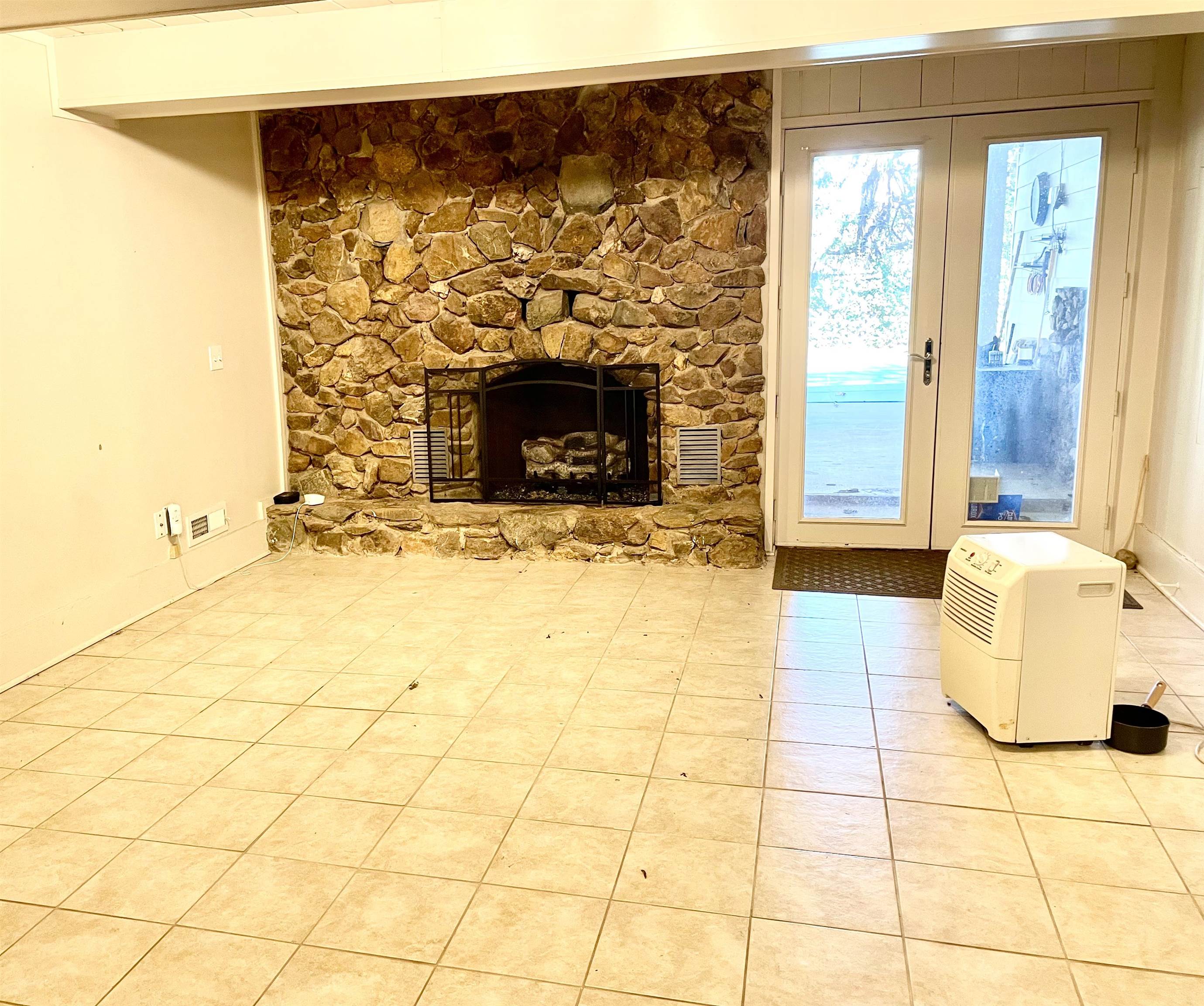 18 MISTY HILL LN
