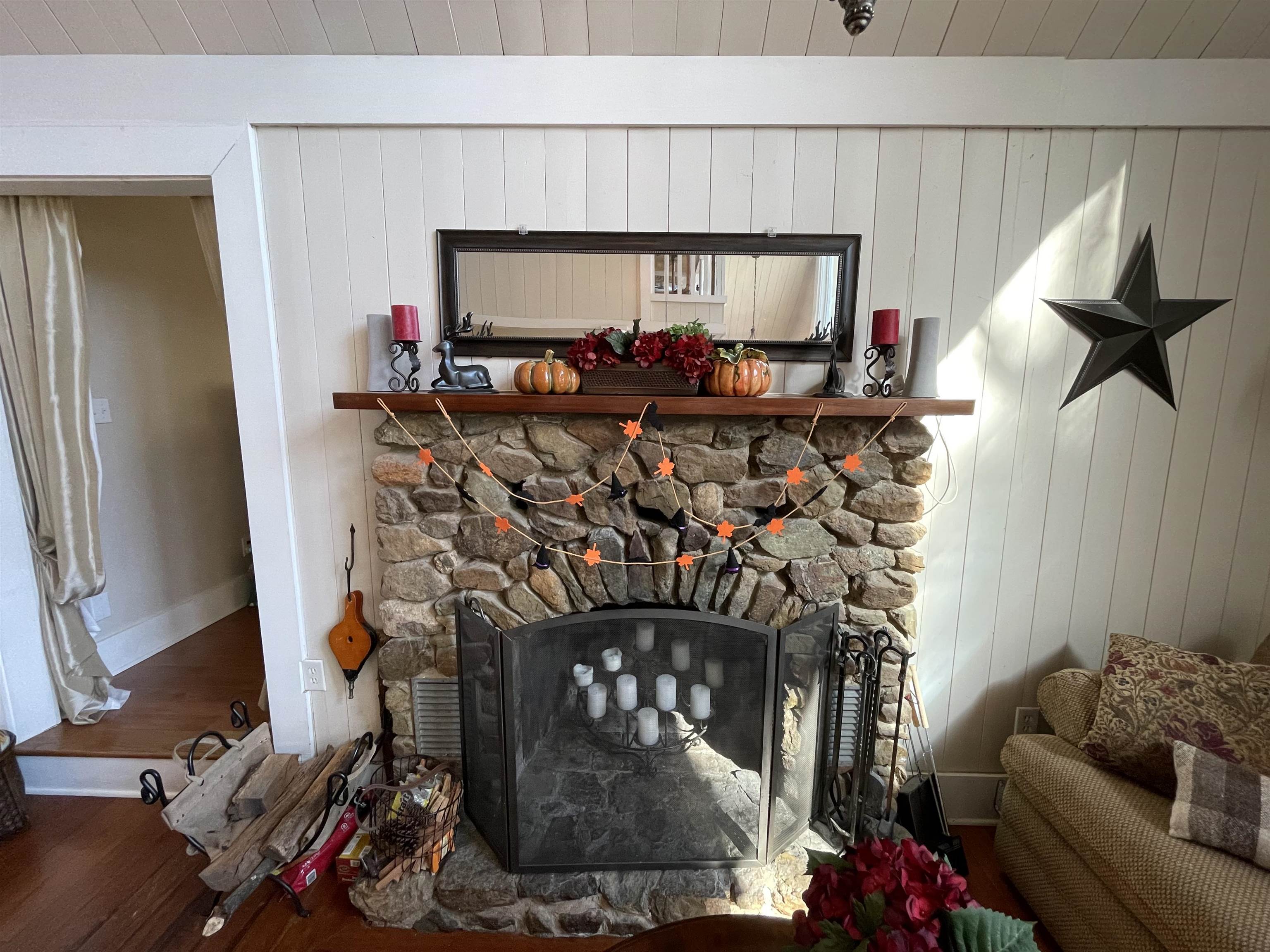 18 MISTY HILL LN