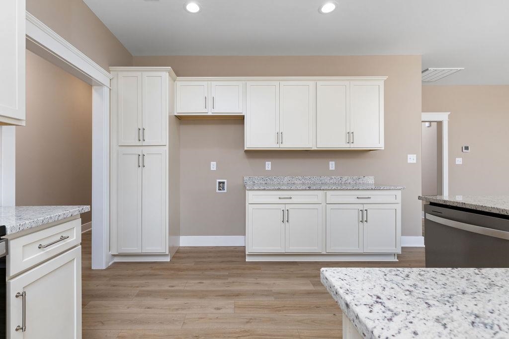 23 ALMA ANN LN