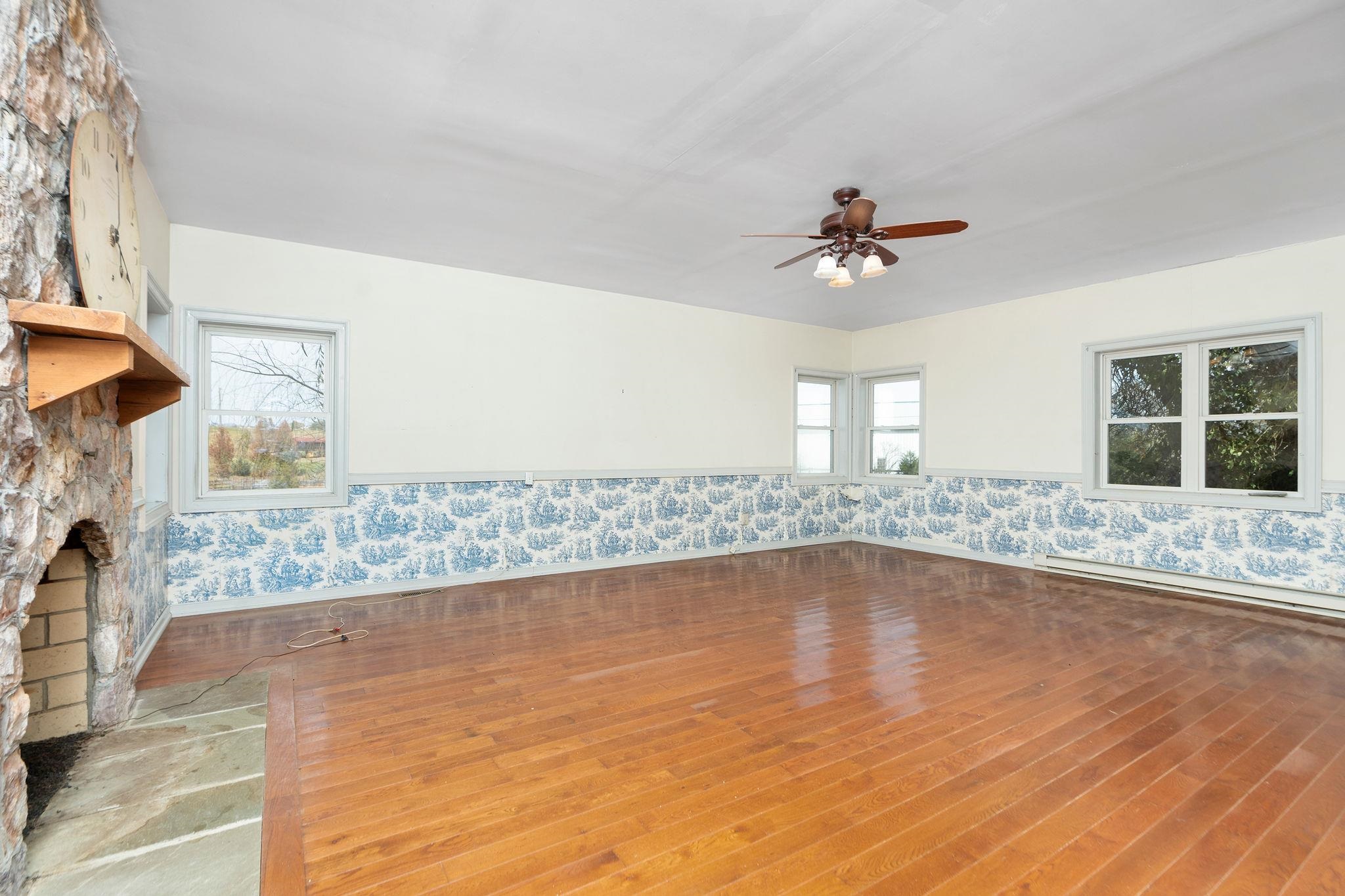 444 TRINITY POINT RD