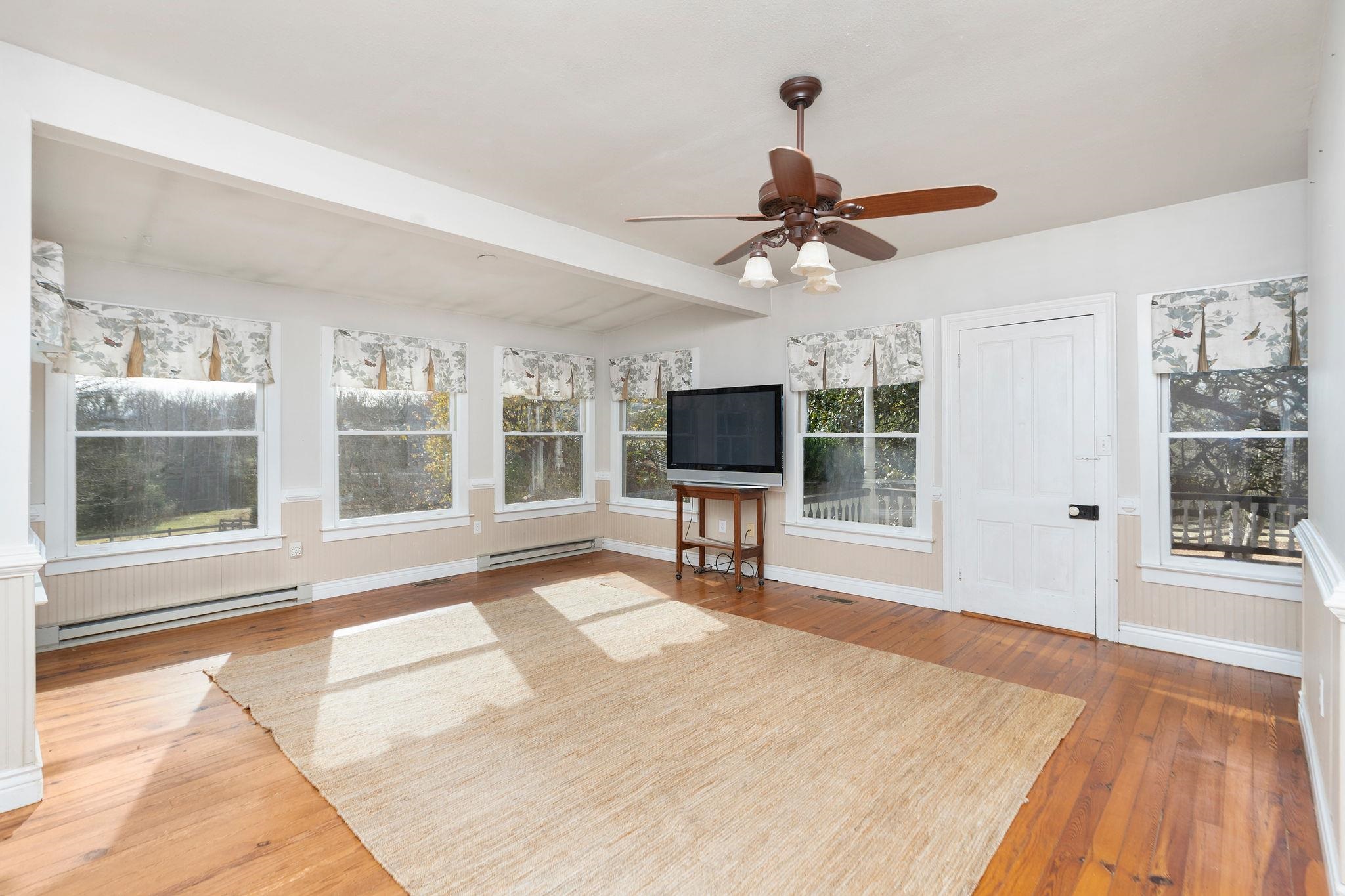 444 TRINITY POINT RD