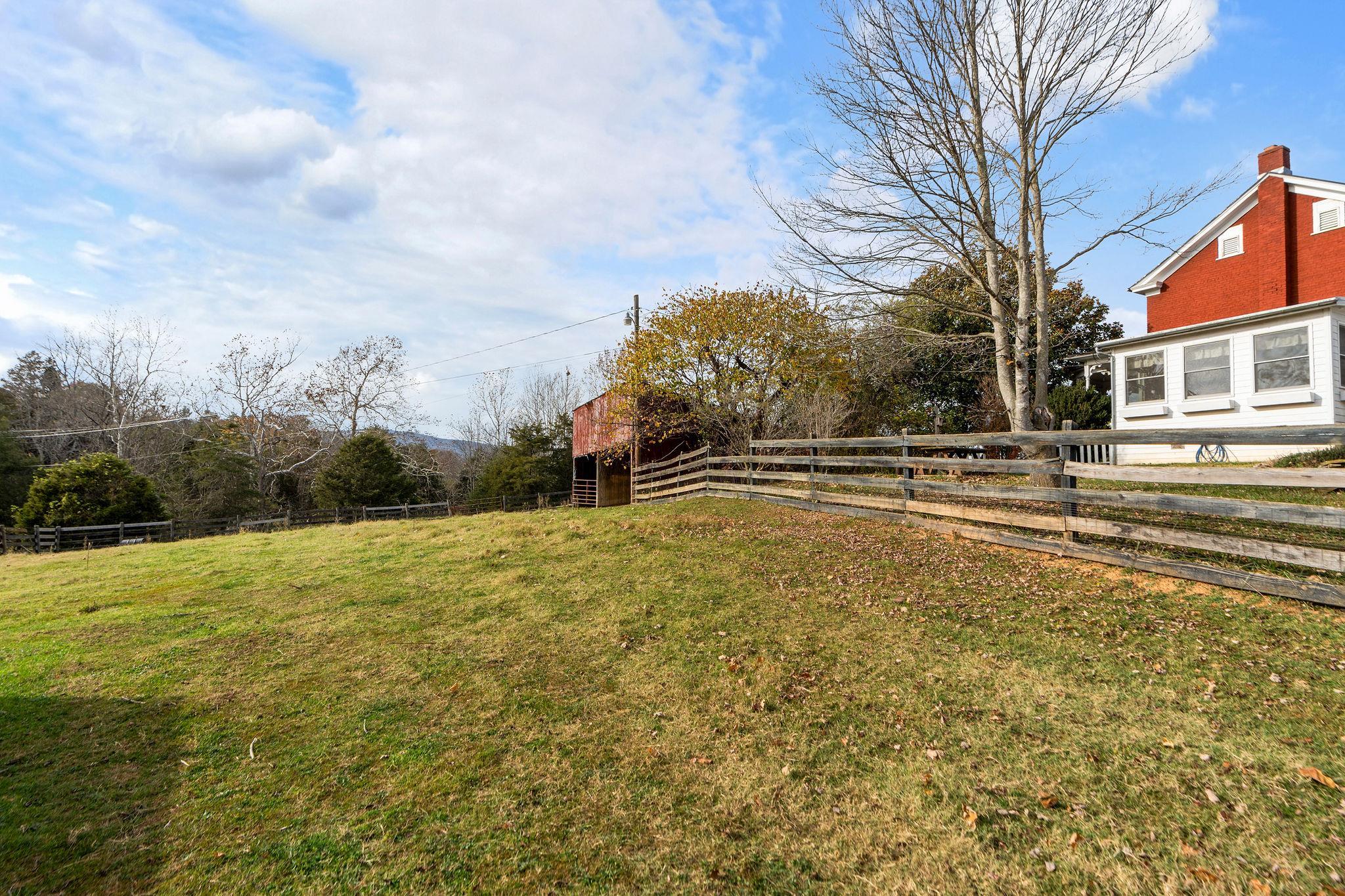 444 TRINITY POINT RD