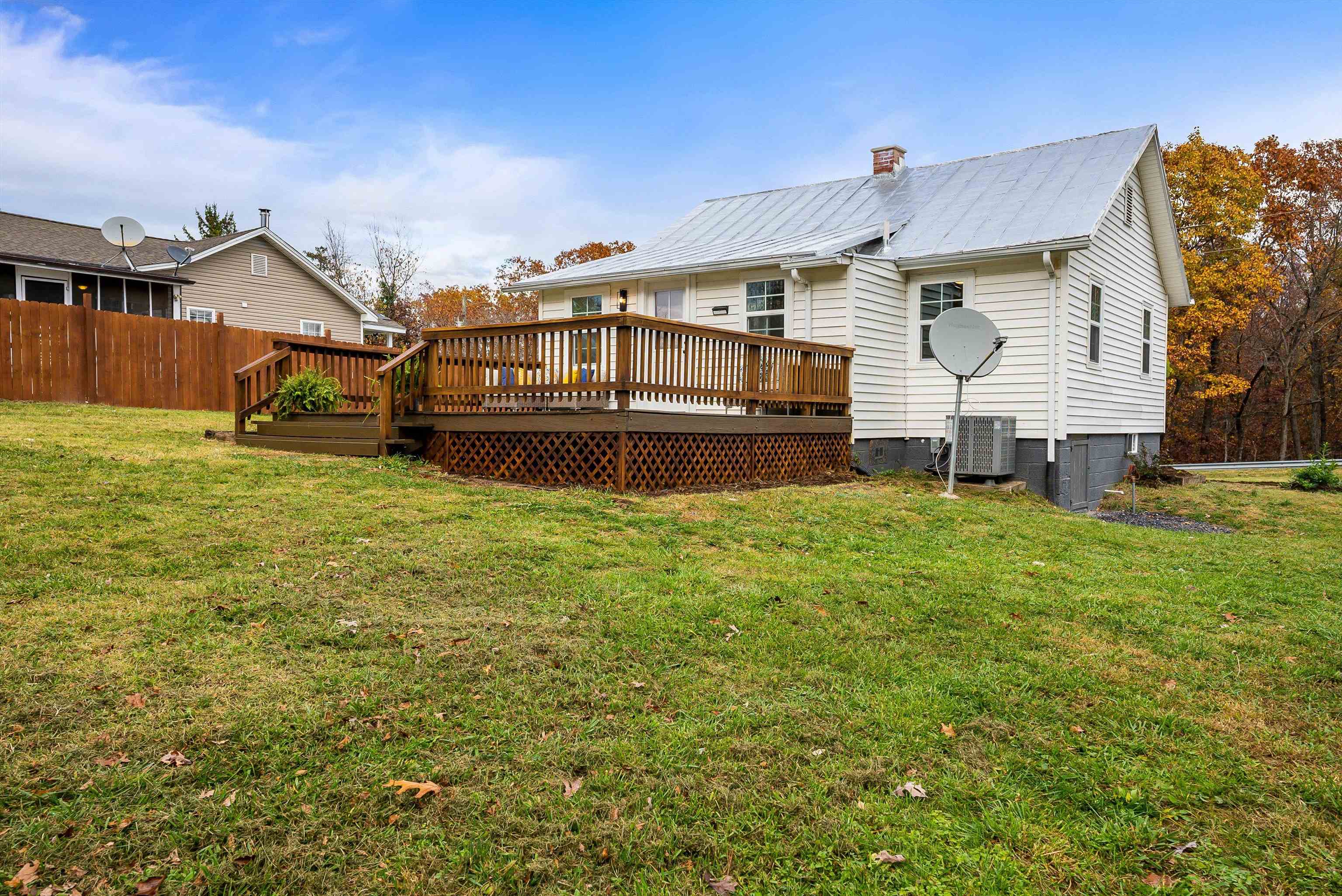 671 INDIAN MOUND RD