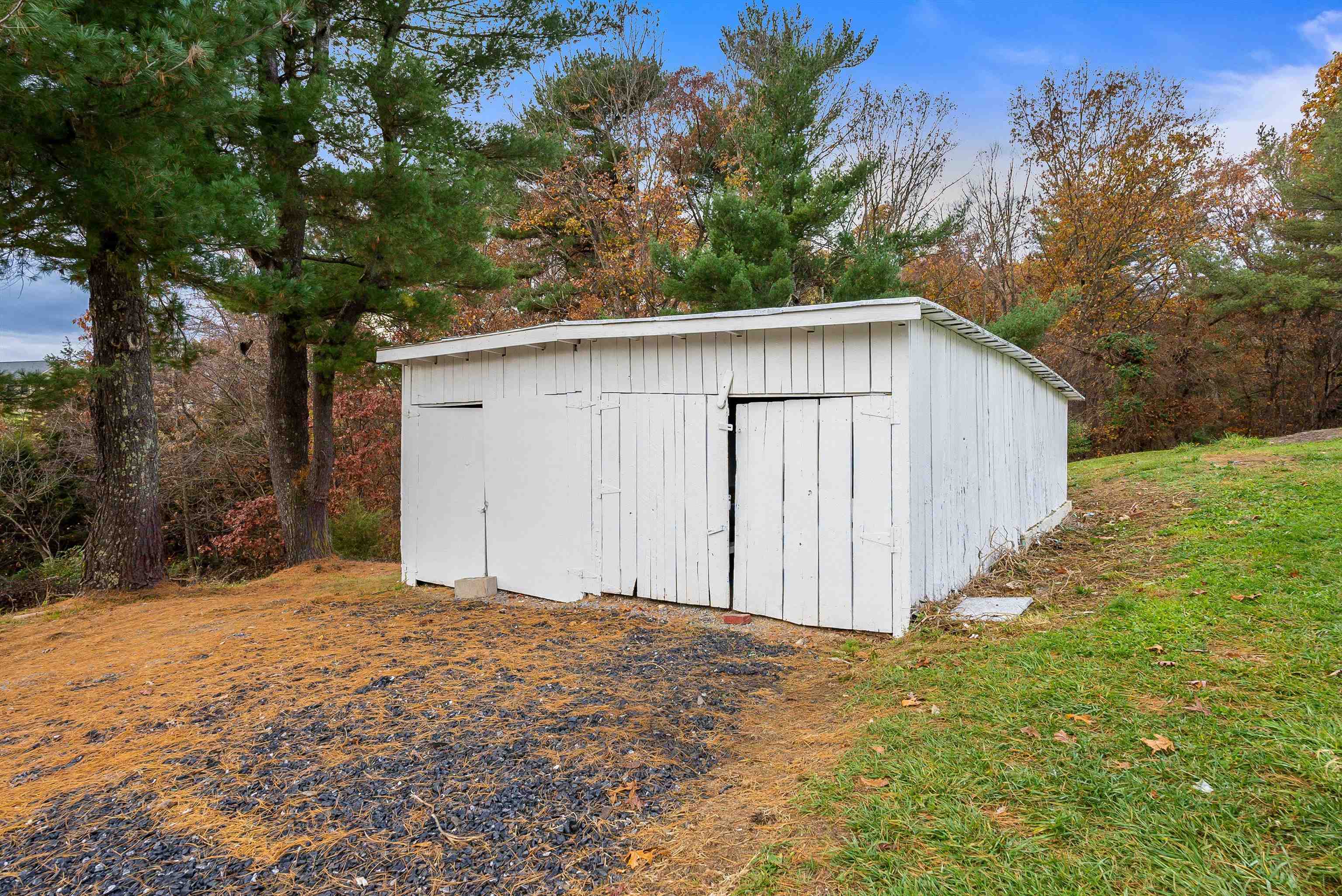671 INDIAN MOUND RD