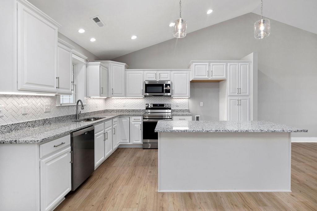 166 LANGLEY DR