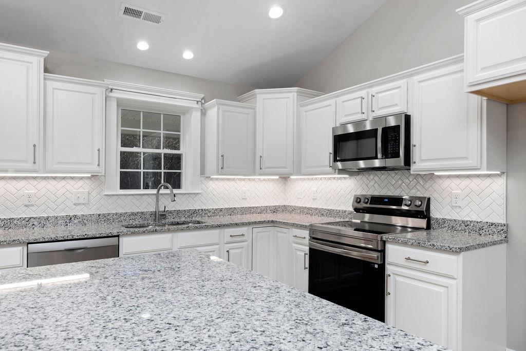 166 LANGLEY DR