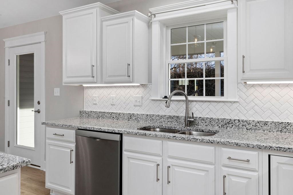 166 LANGLEY DR