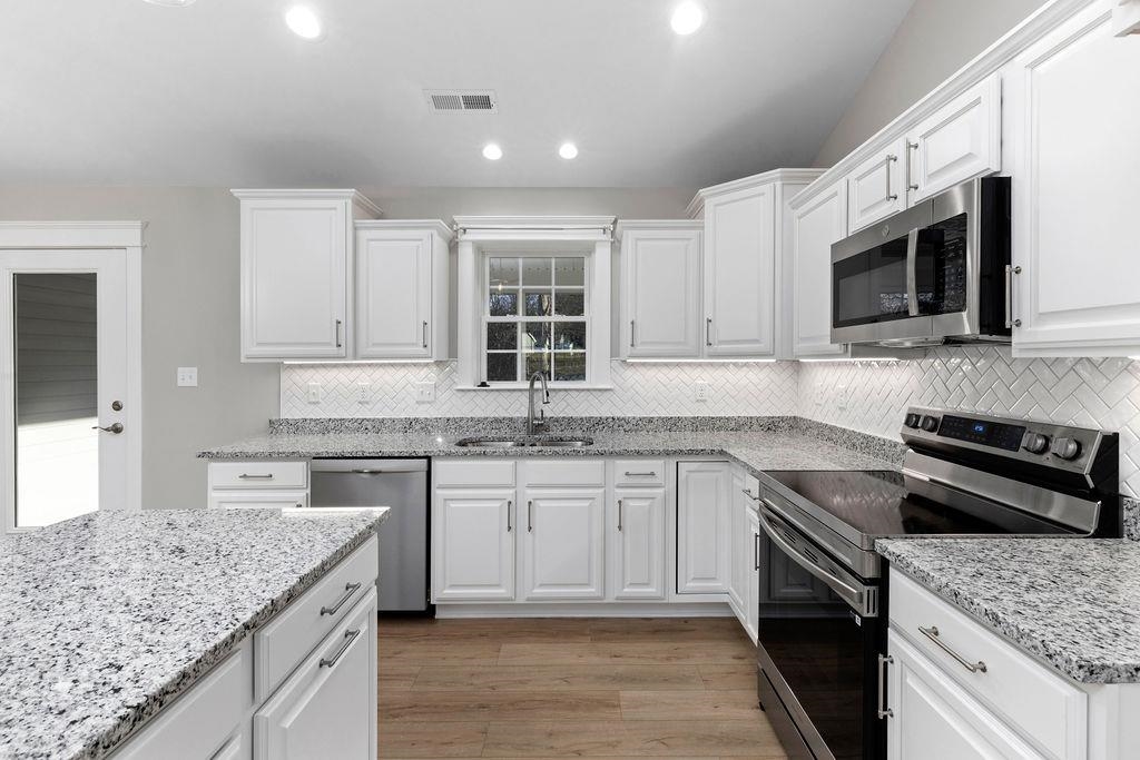 166 LANGLEY DR