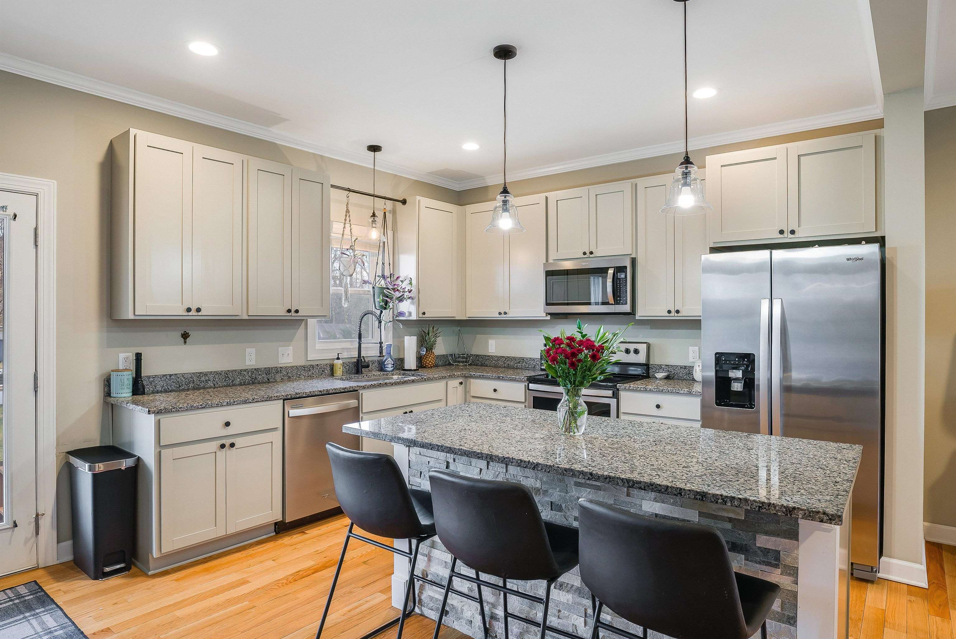 182 MONTGOMERY RD