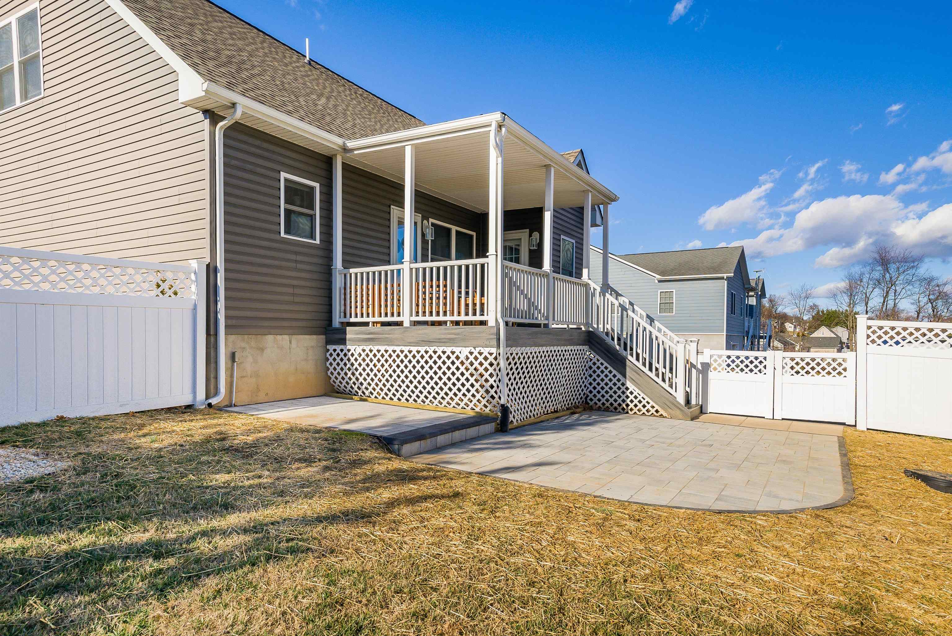 182 MONTGOMERY RD