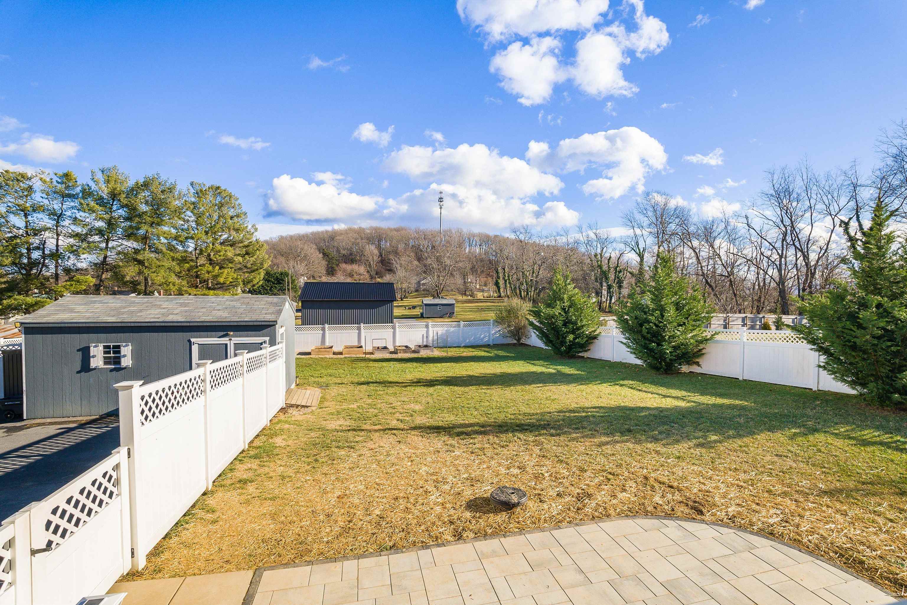 182 MONTGOMERY RD