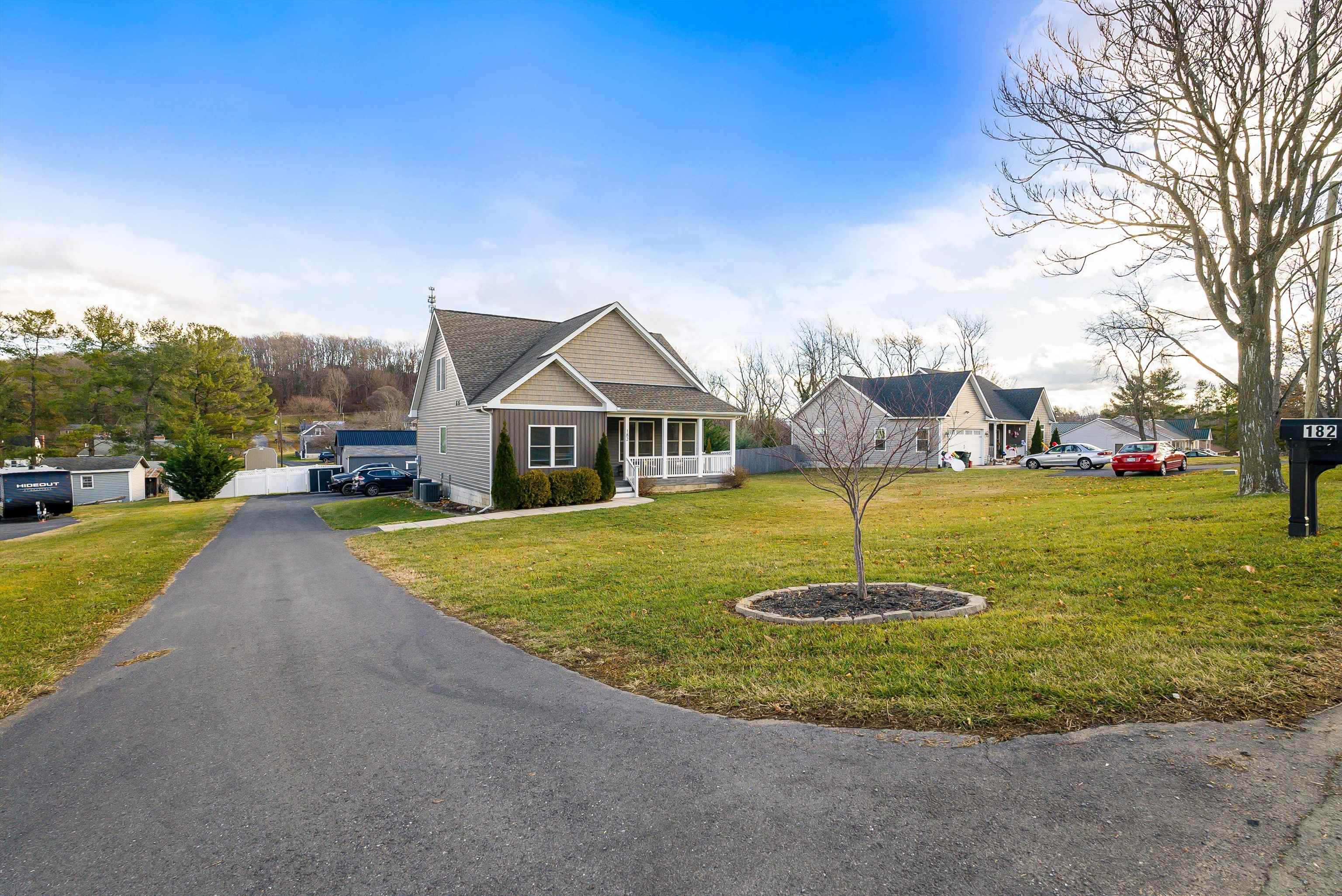 182 MONTGOMERY RD