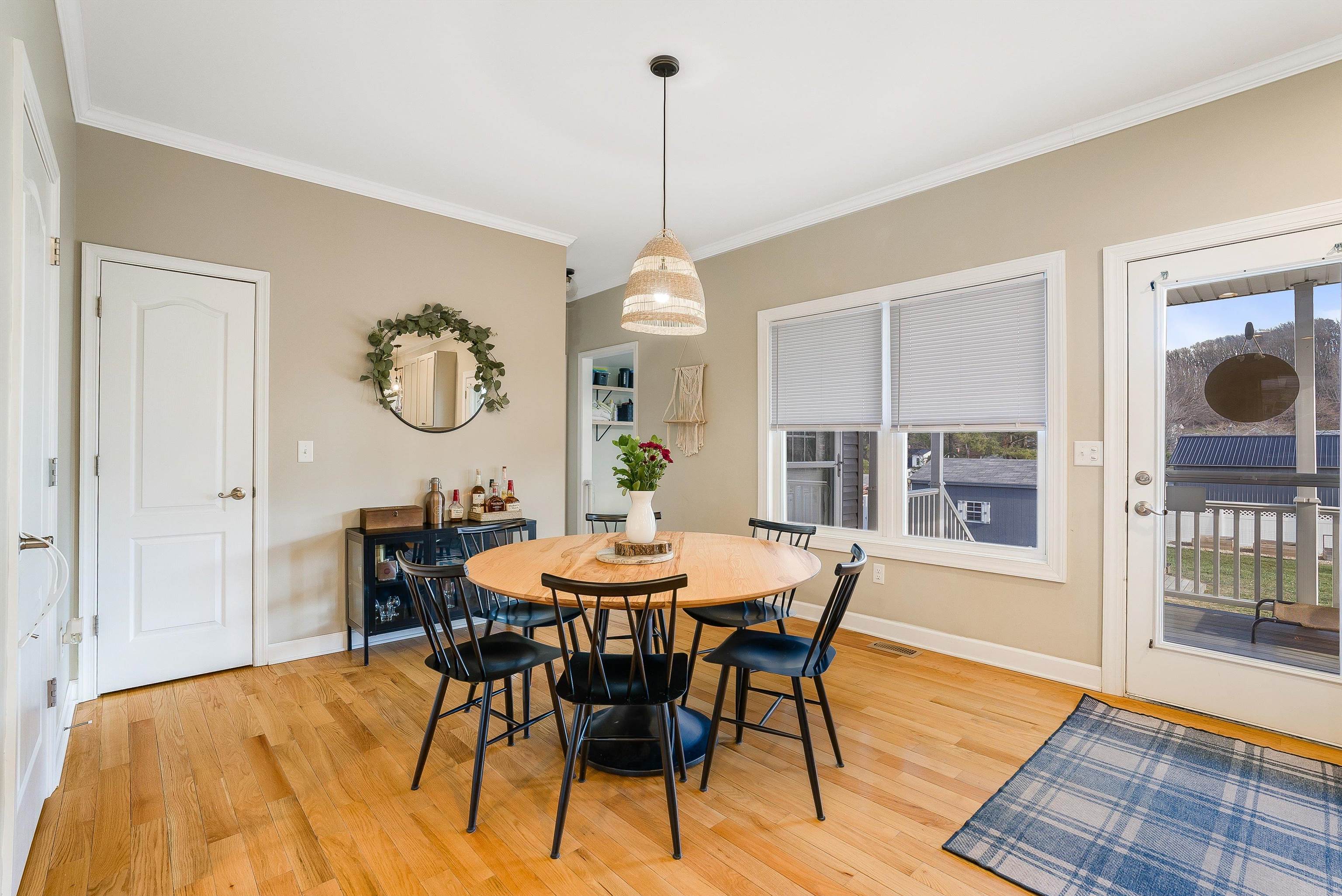 182 MONTGOMERY RD