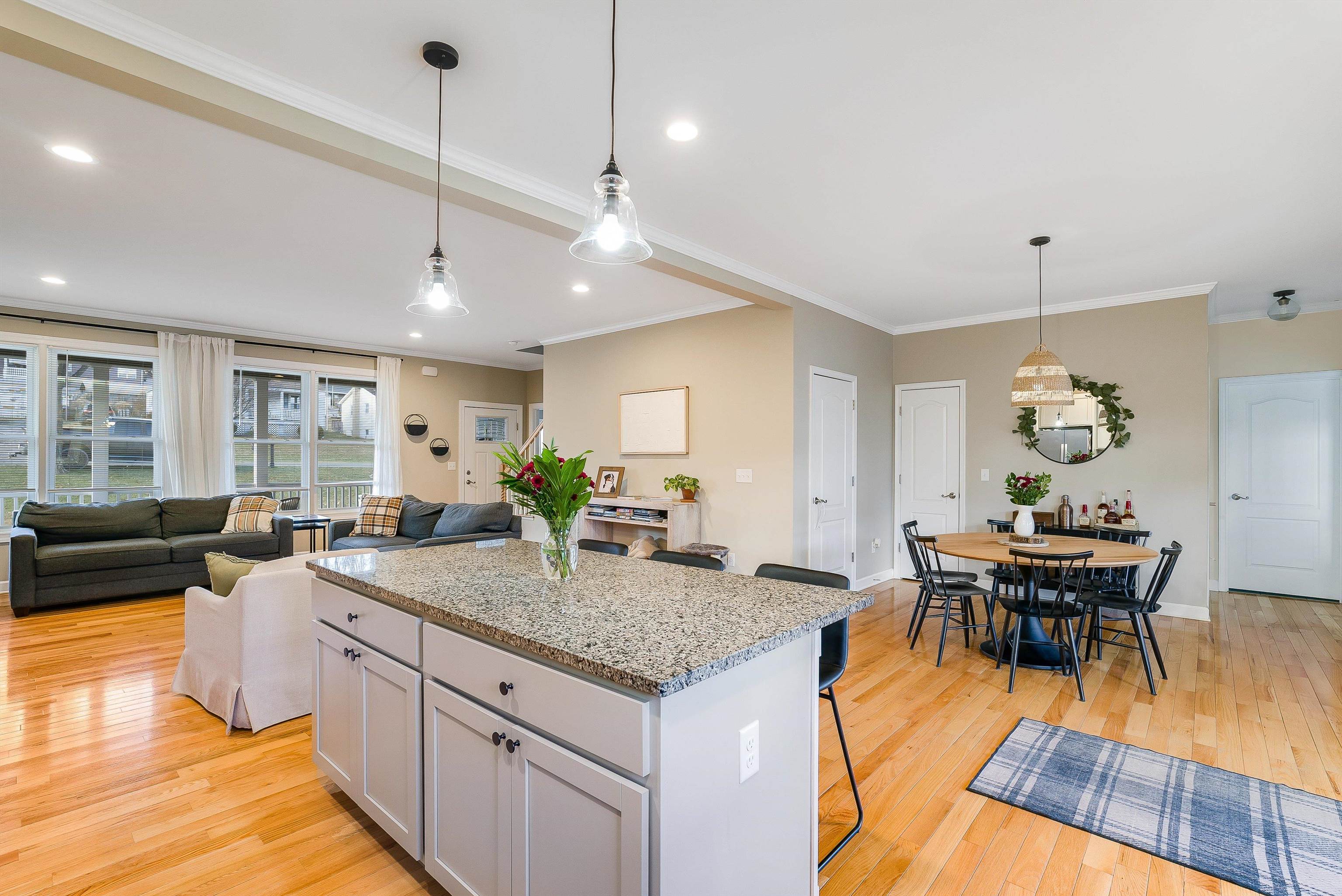 182 MONTGOMERY RD