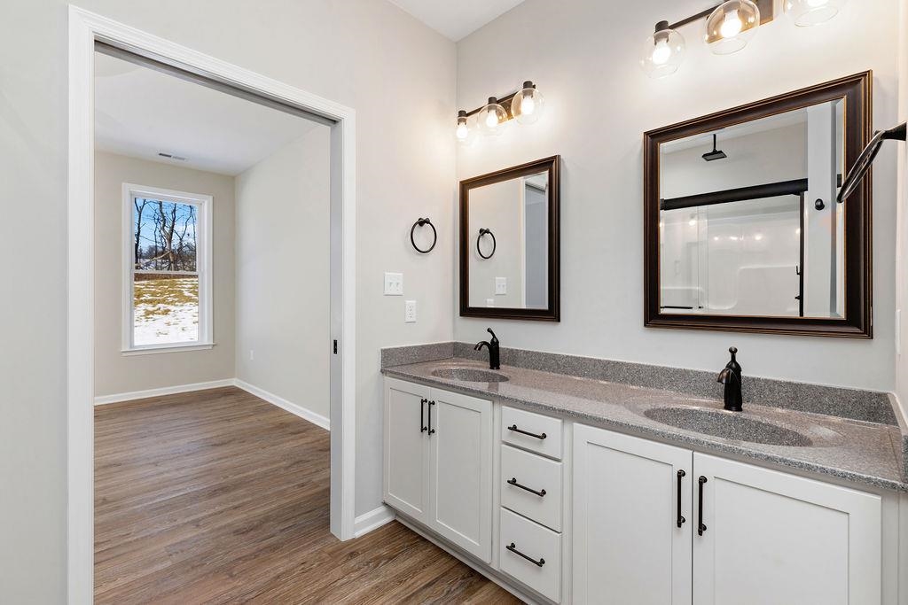 207 LINDBURGH DR