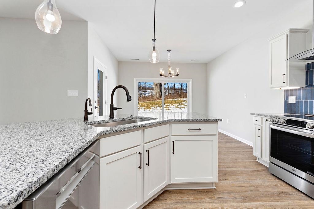 207 LINDBURGH DR