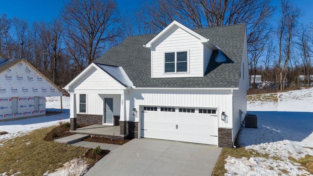 207 LINDBURGH DR