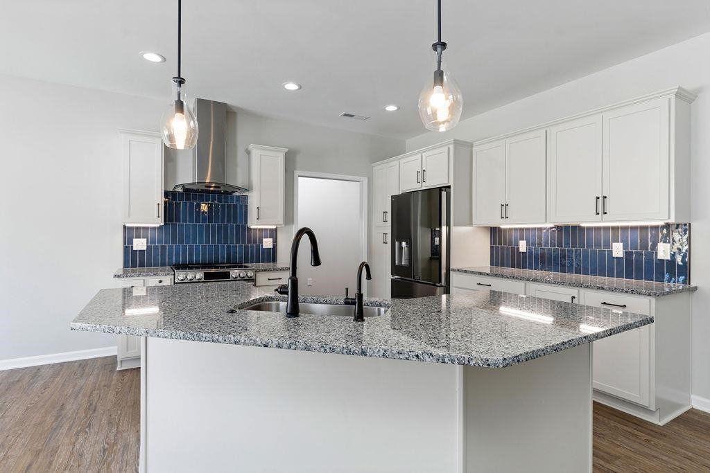 207 LINDBURGH DR