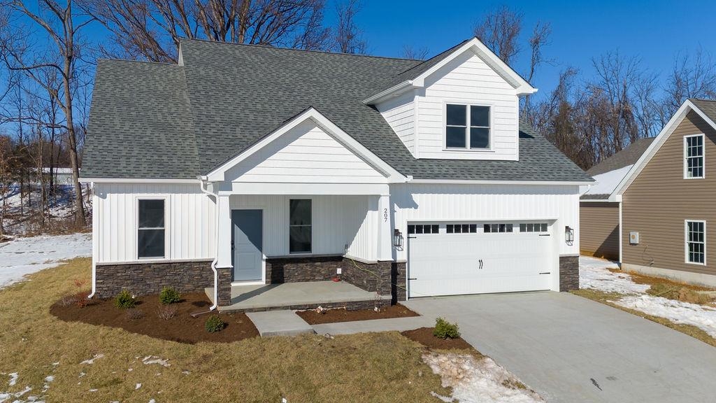 207 LINDBURGH DR