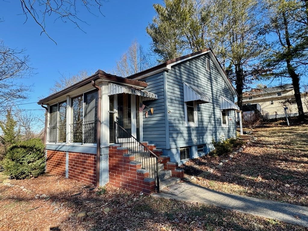 837 FABER AVE