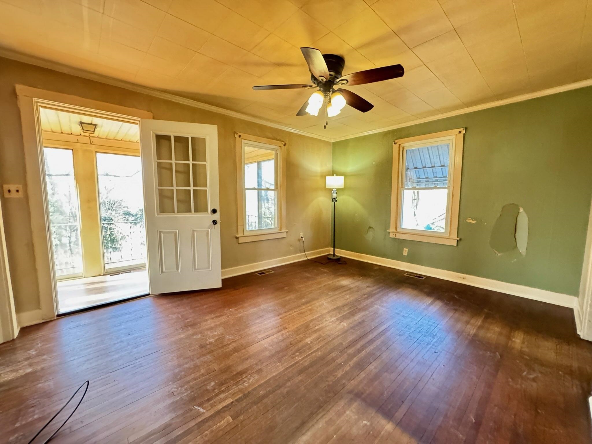 837 FABER AVE